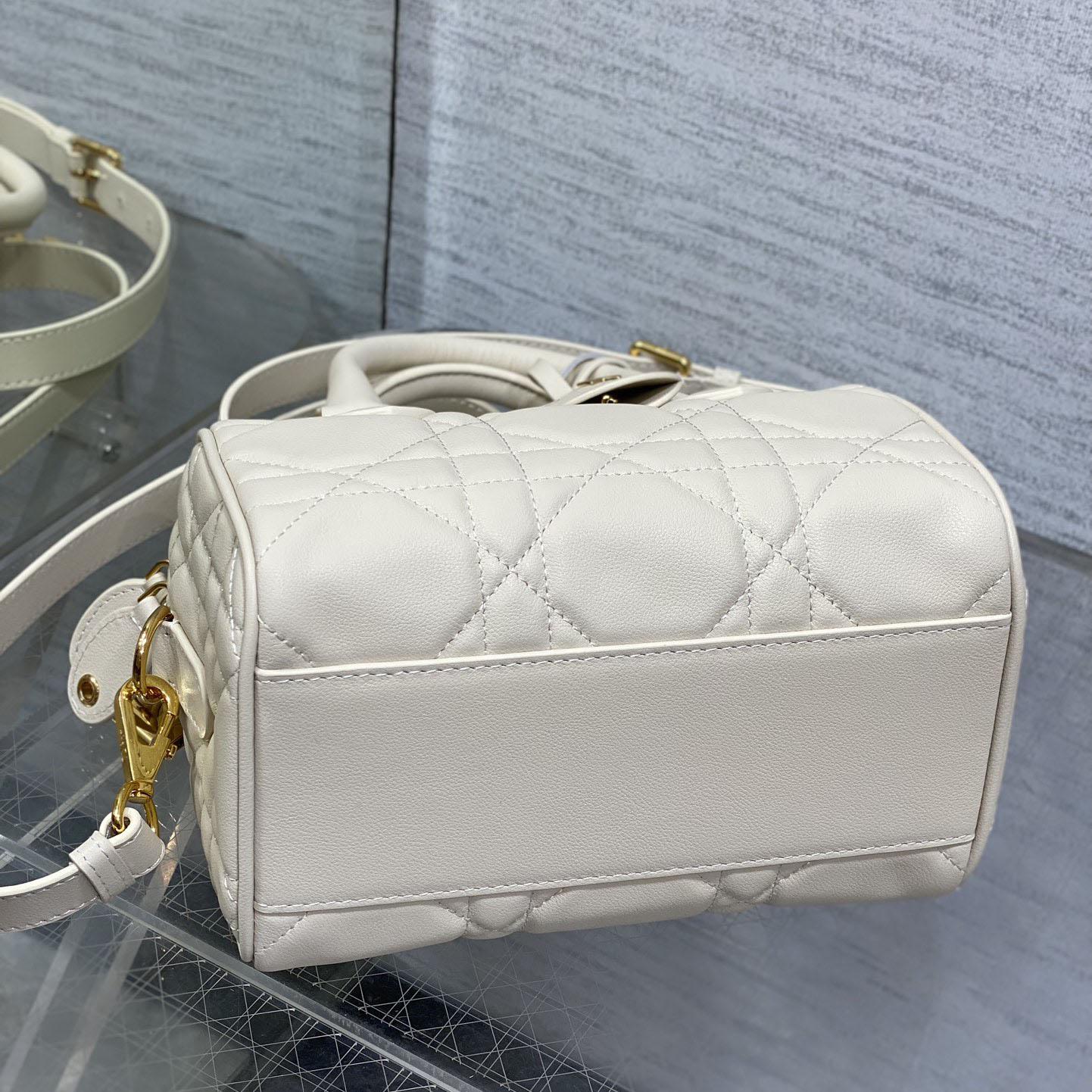 Dior Groove 20 Bag  - DesignerGu