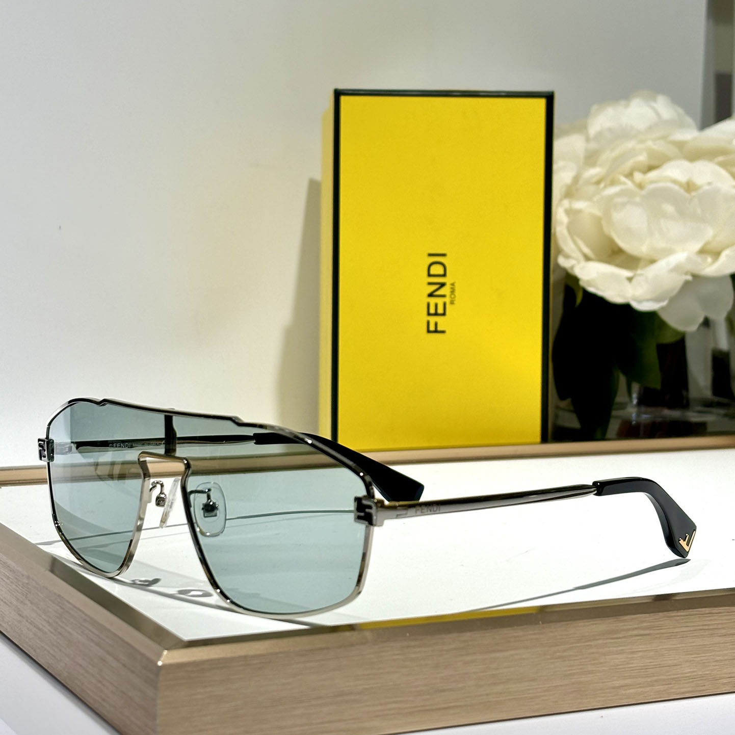 Fendi Sky Sunglasses   FE40129U - DesignerGu