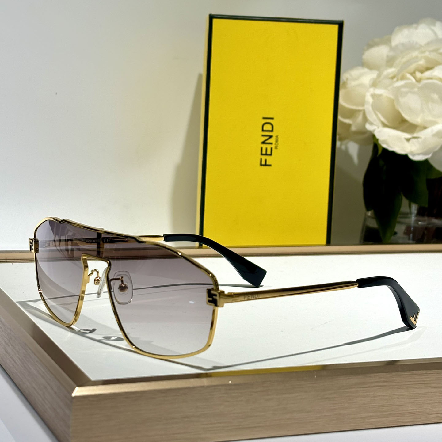 Fendi Sky Sunglasses   FE40129U - DesignerGu