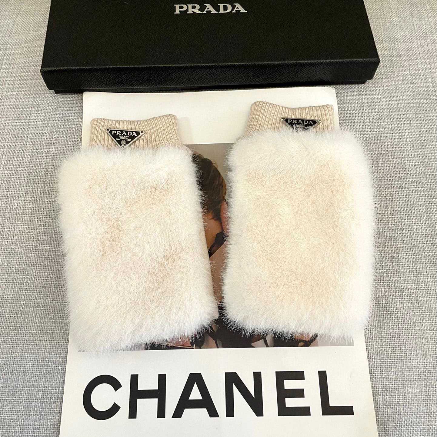 Prada Gloves  - DesignerGu