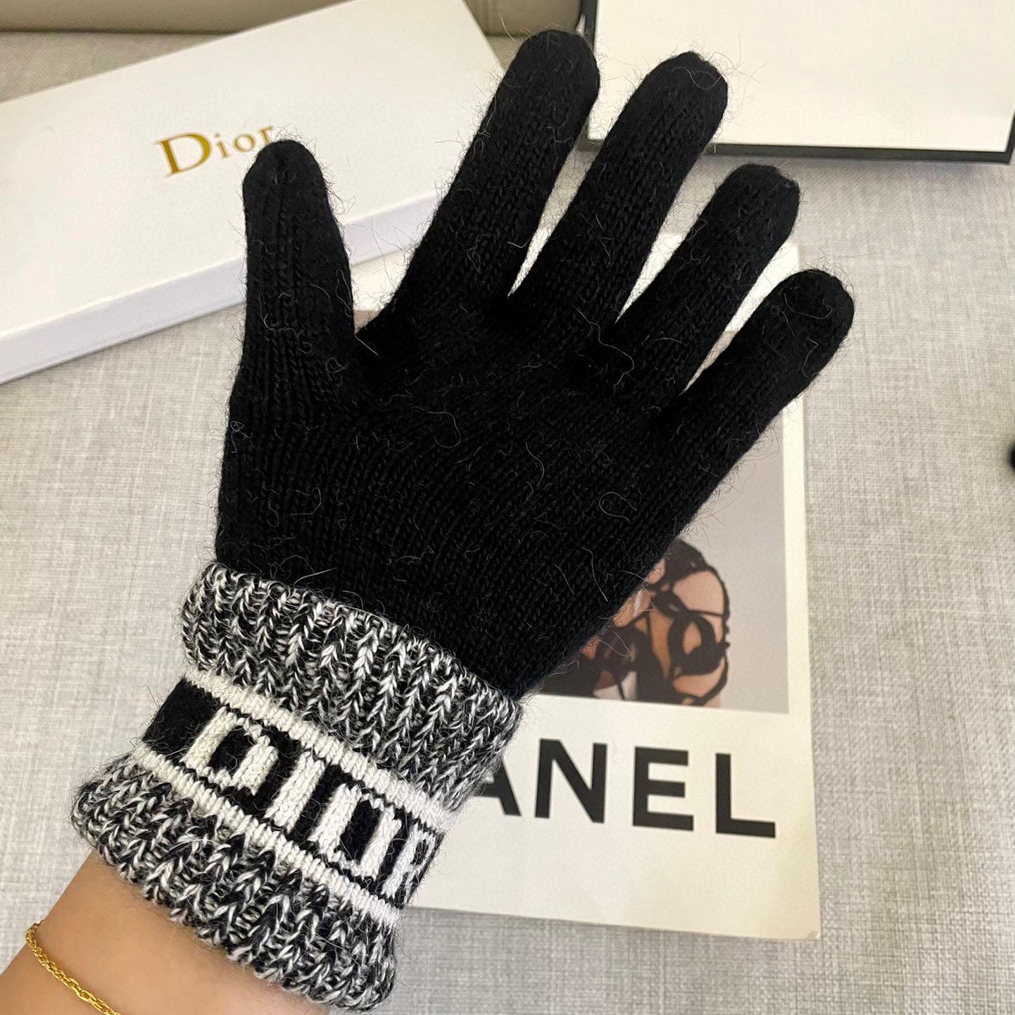 Dior Gloves  - DesignerGu