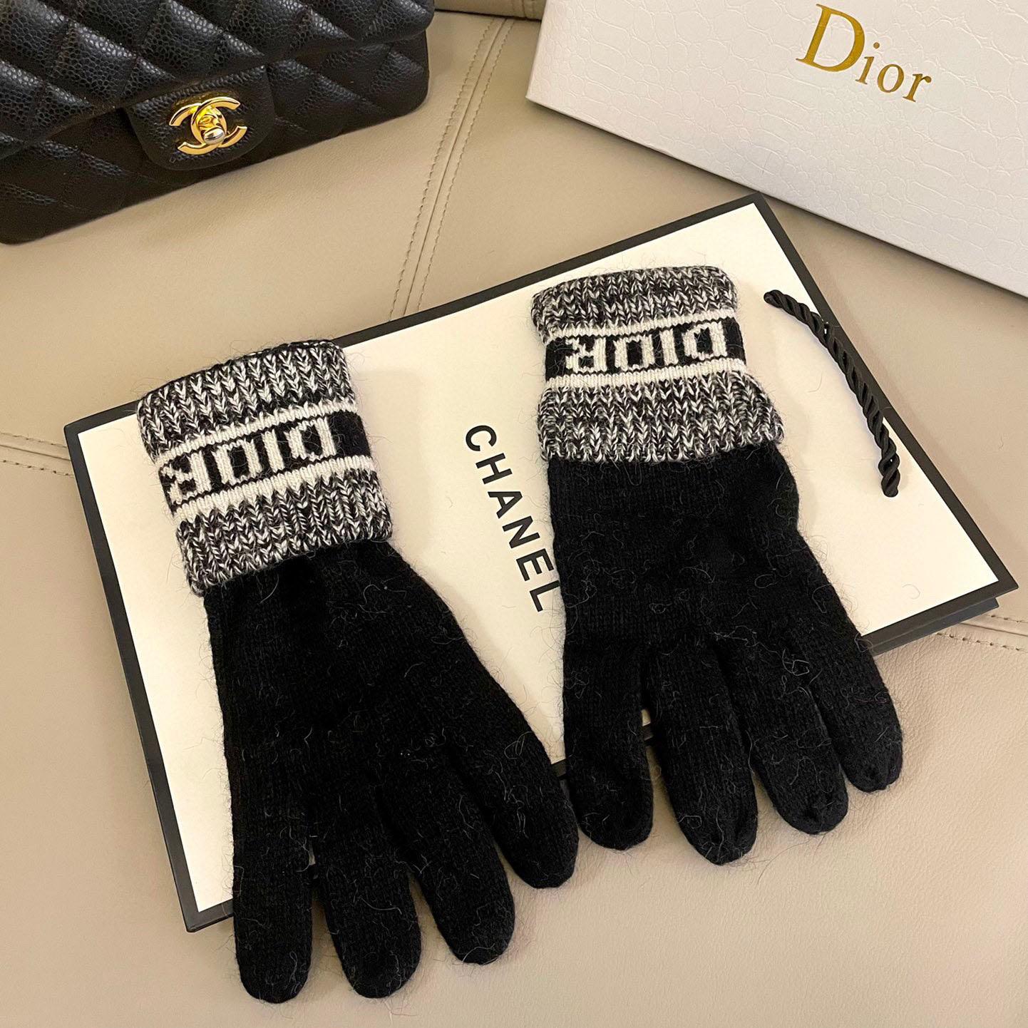 Dior Gloves  - DesignerGu