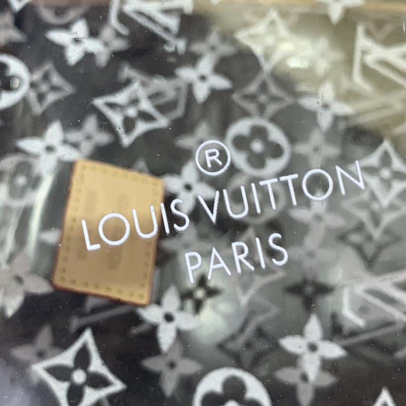 Louis Vuitton Trio Poche Toilette  M11390 - DesignerGu