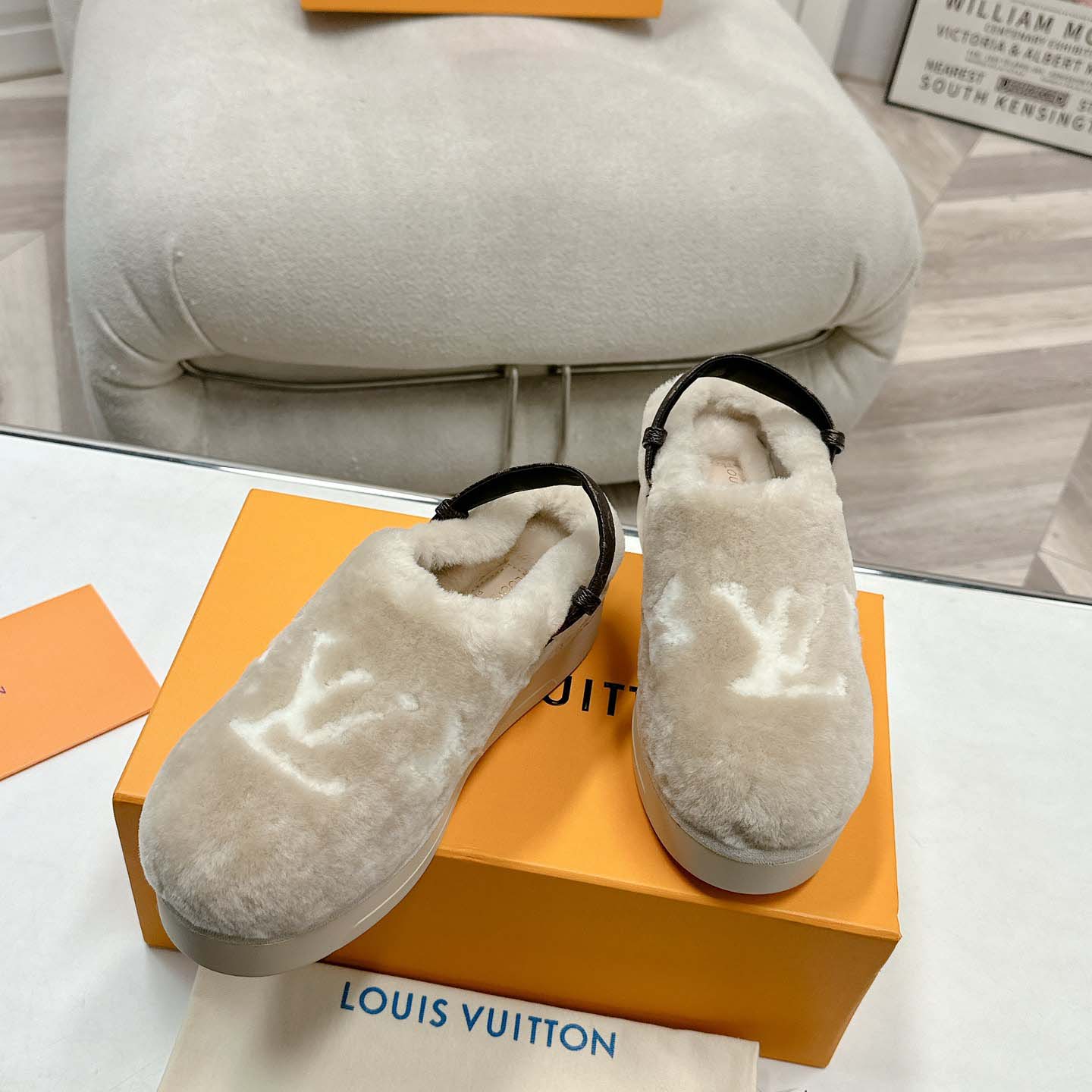 Louis Vuitton Aspen Platform Clog           - DesignerGu