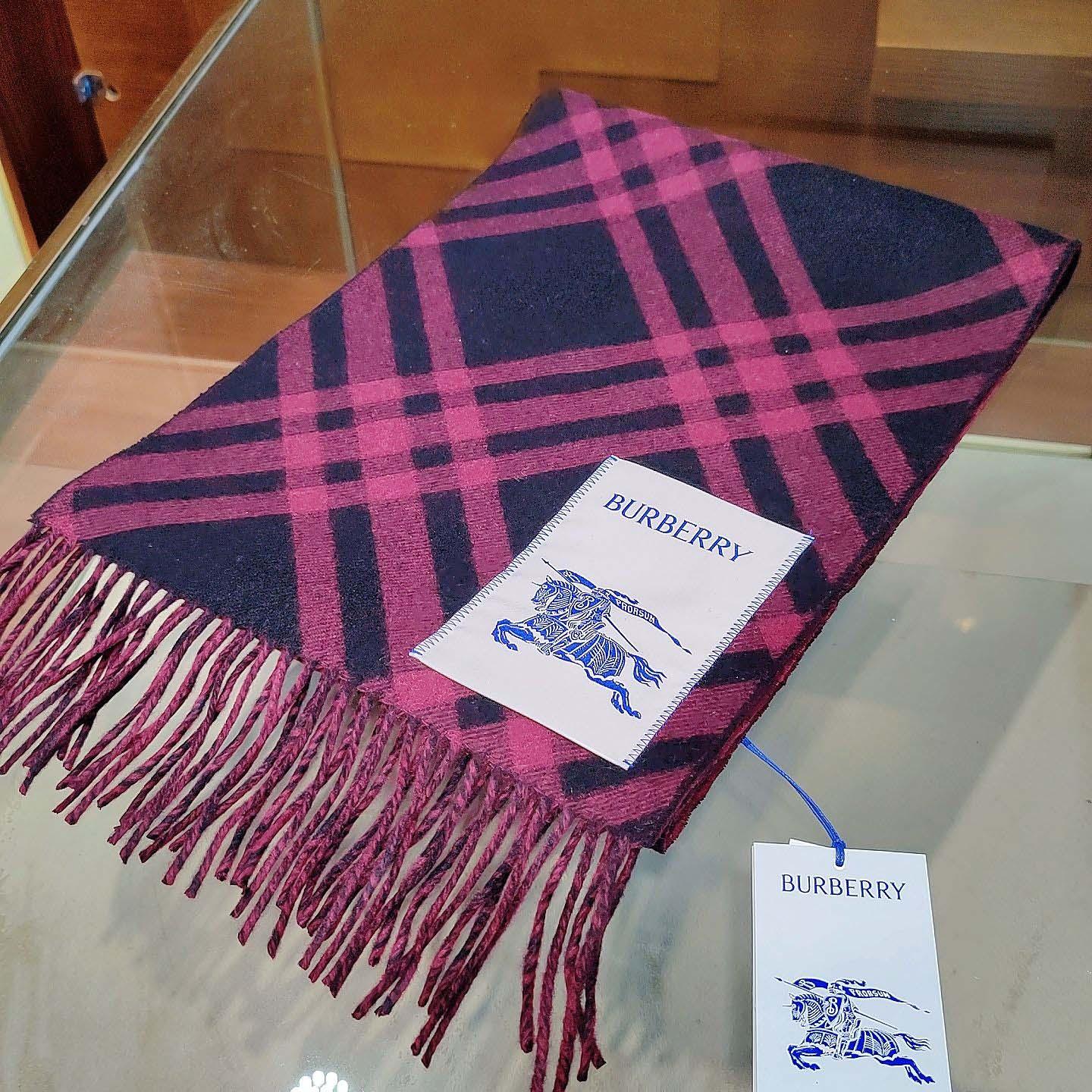 Burberry Check Cashmere Scarf - DesignerGu