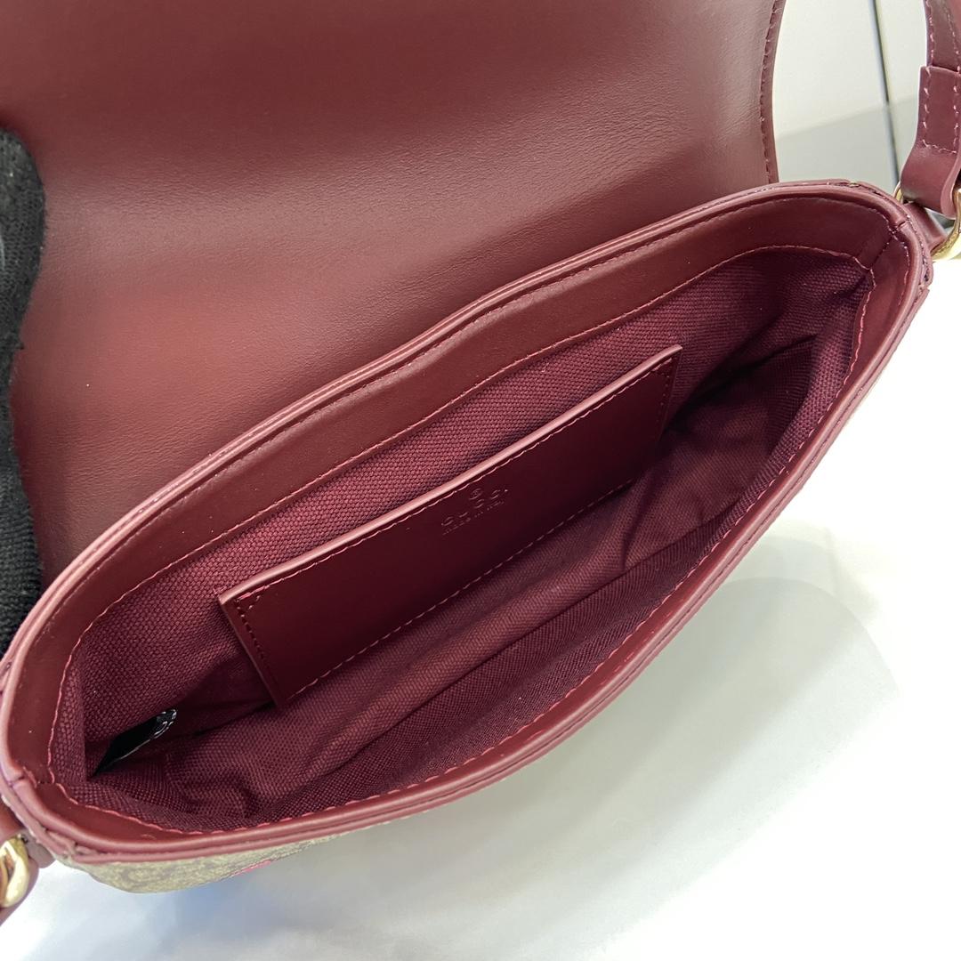 Gucci GG Mini Shoulder Bag With Cat Detail - DesignerGu