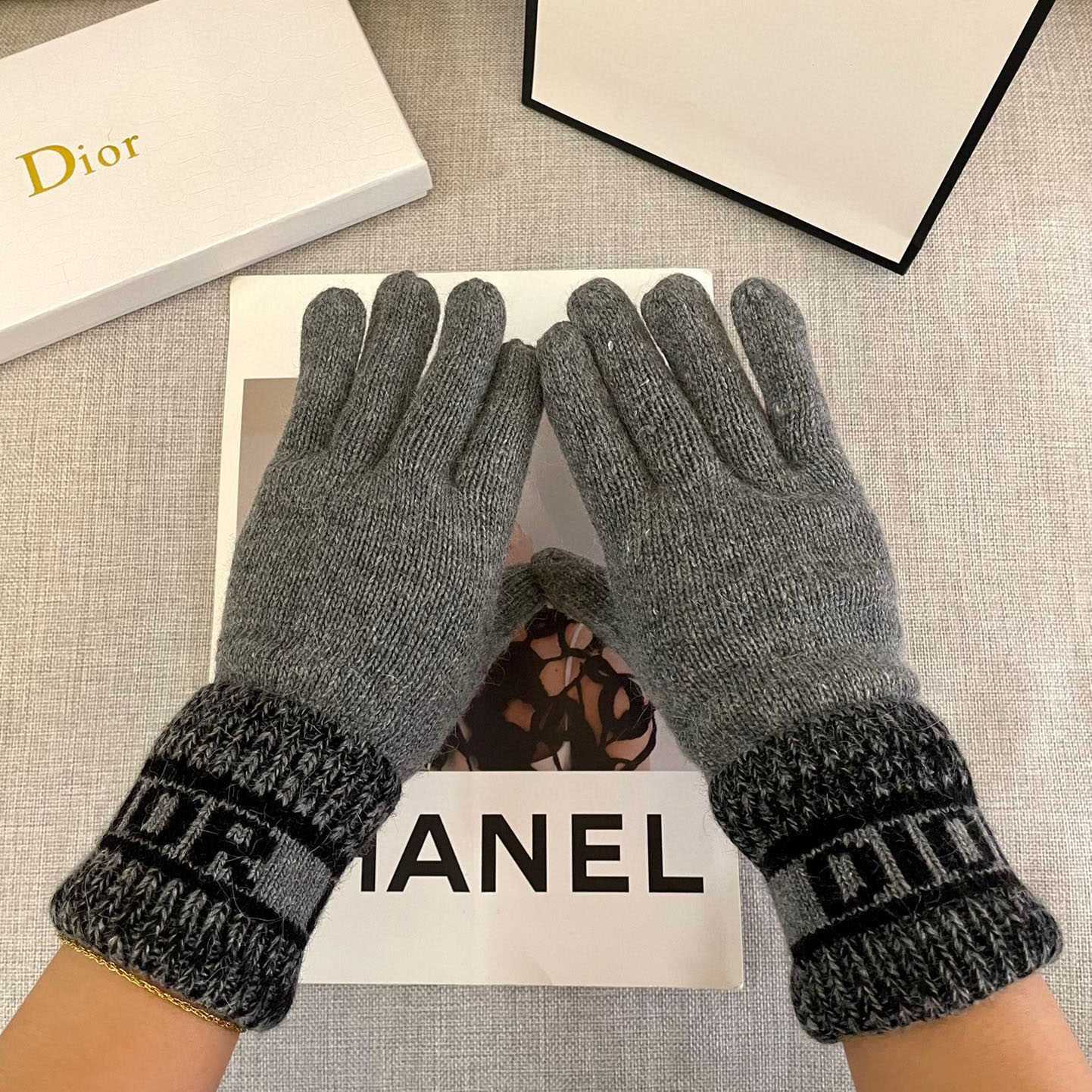 Dior Gloves  - DesignerGu