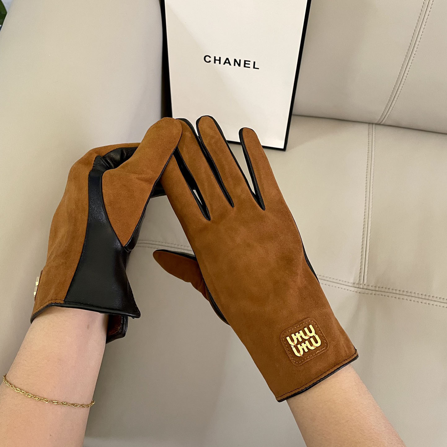 Miu Miu Gloves  - DesignerGu