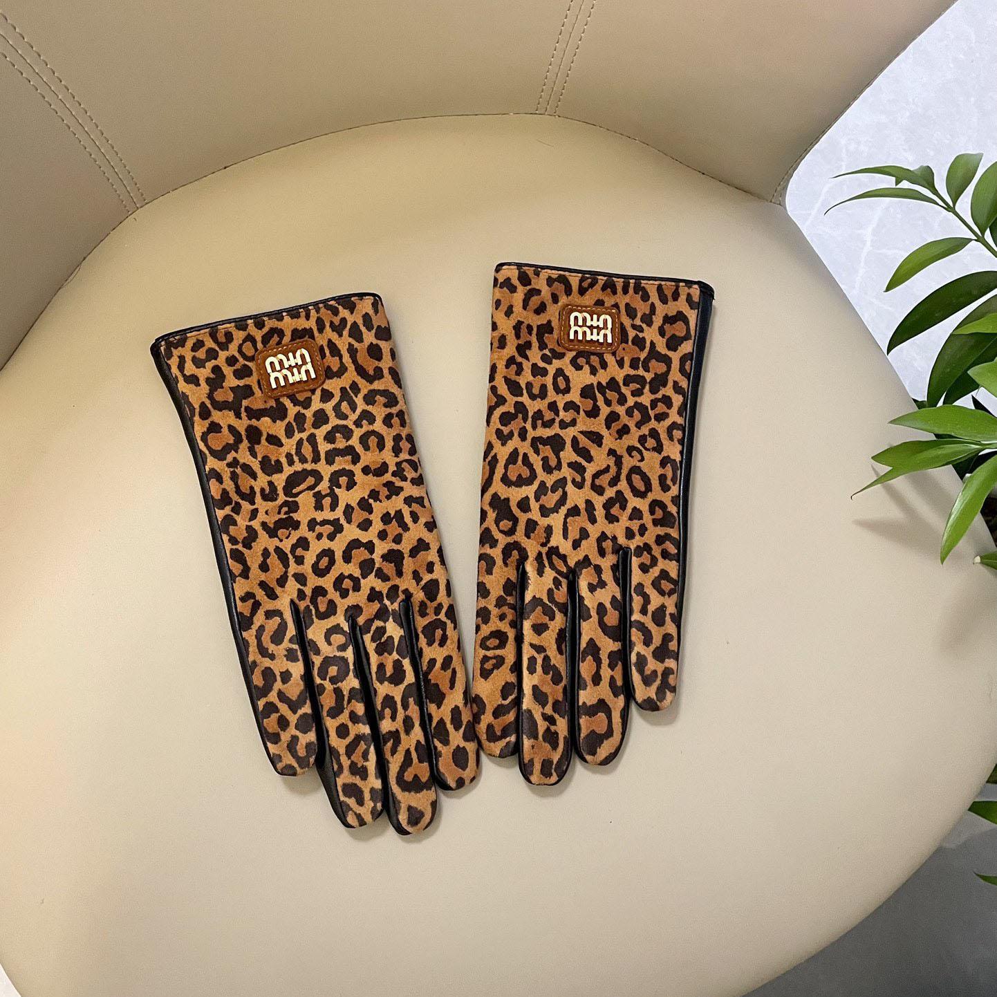 Miu Miu Gloves  - DesignerGu