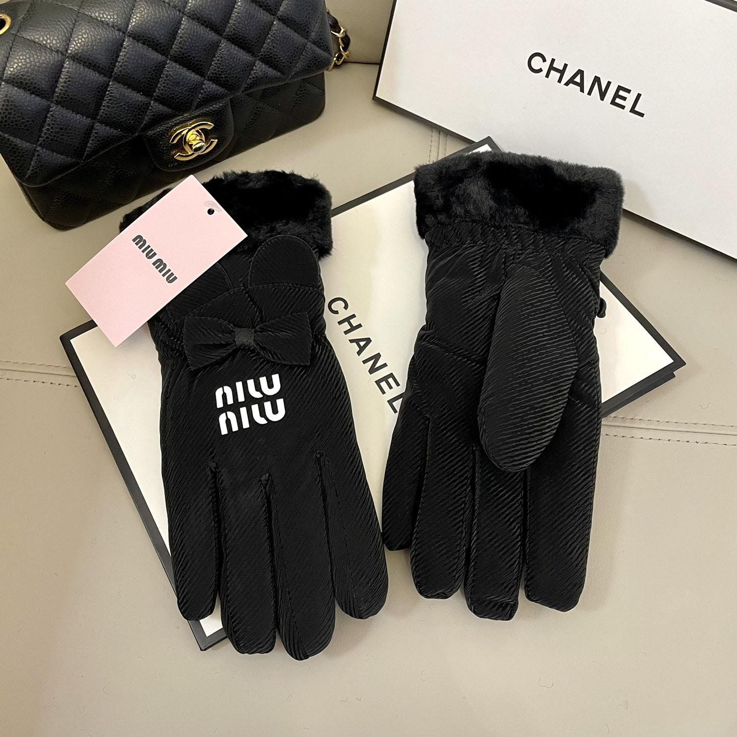 Miu Miu Gloves  - DesignerGu