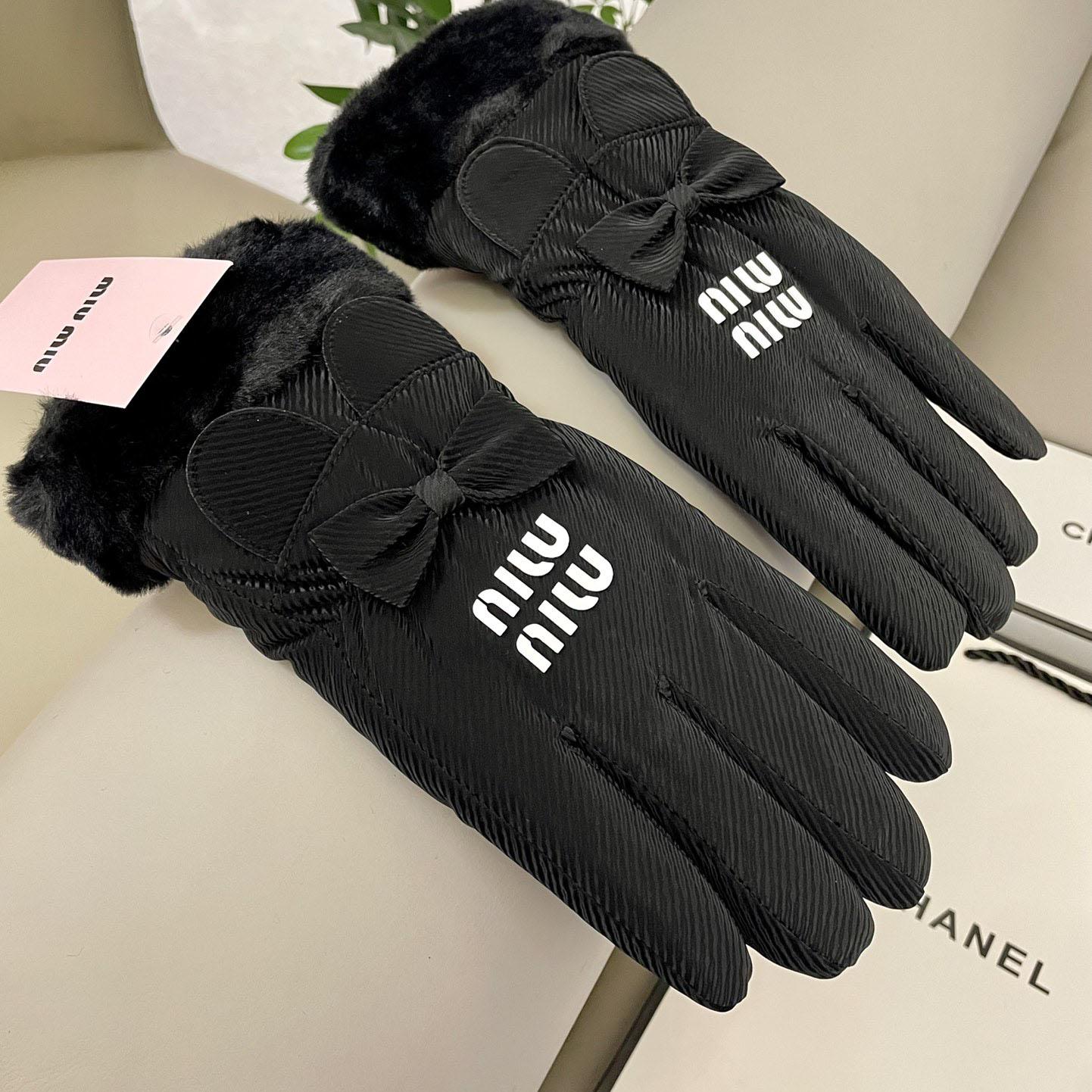 Miu Miu Gloves  - DesignerGu