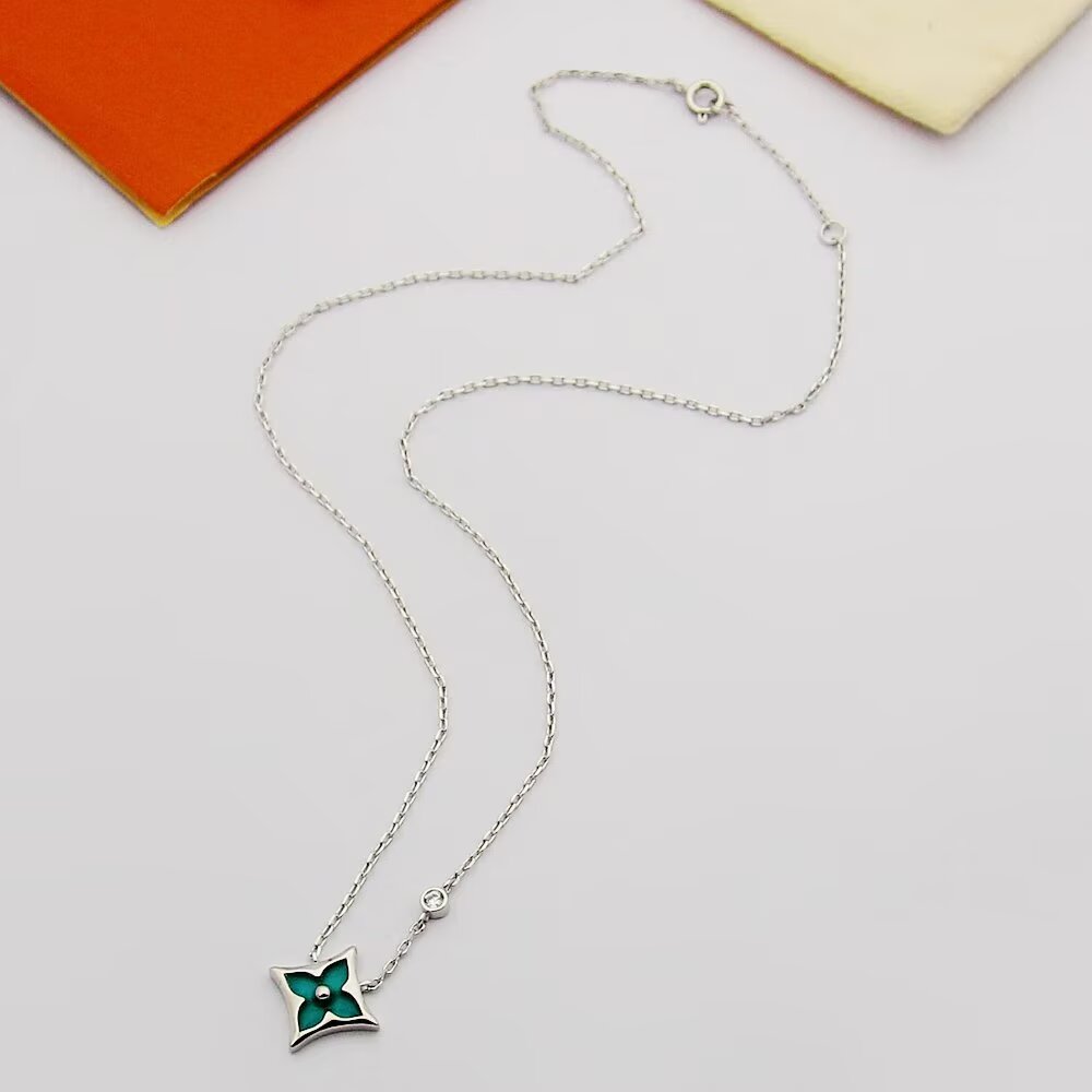 Louis Vuitton Color Blossom BB Star Pendant - DesignerGu