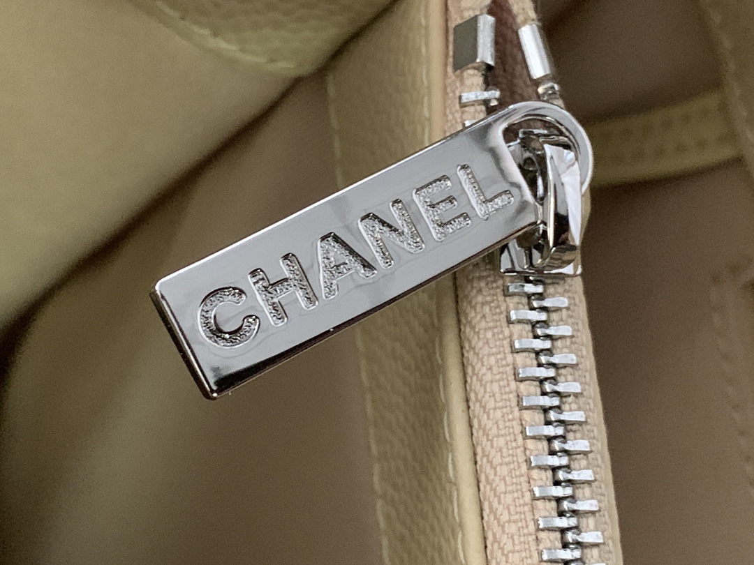 Chanel 50995 Bag  24X33X13CM - DesignerGu