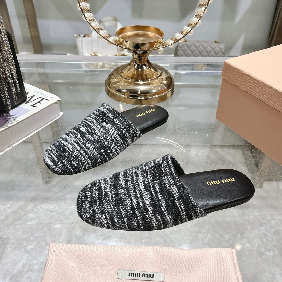 Miu Miu Wool slippers - DesignerGu