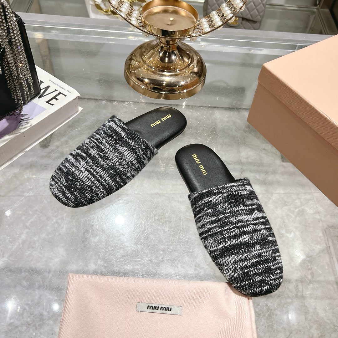 Miu Miu Wool slippers - DesignerGu