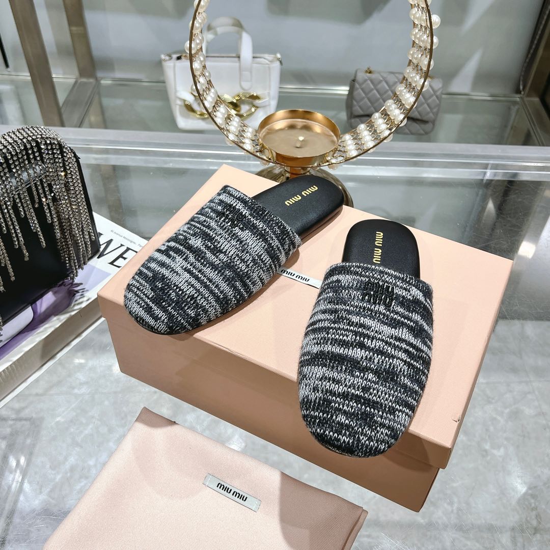 Miu Miu Wool slippers - DesignerGu