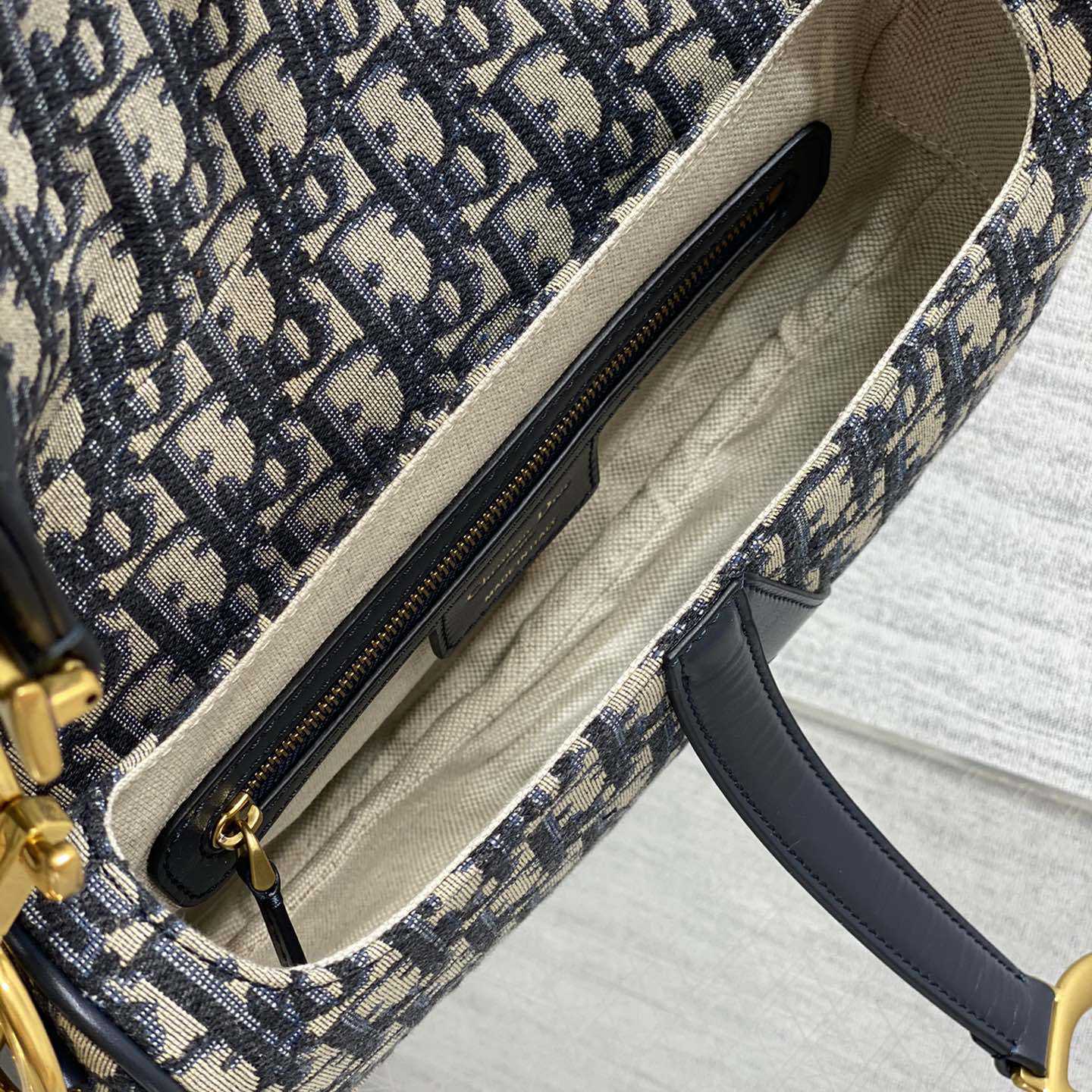 Dior Saddle Bag    24×6×18cm - DesignerGu