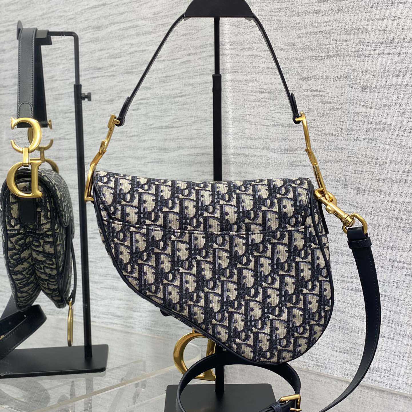 Dior Saddle Bag    24×6×18cm - DesignerGu