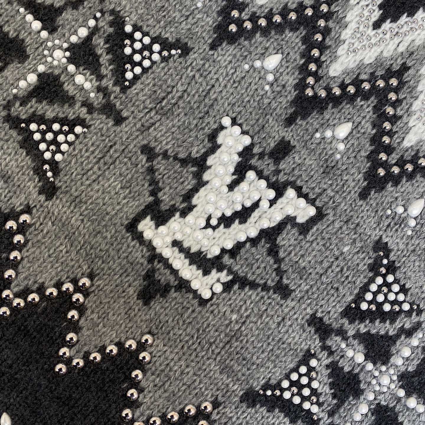 Louis Vuitton Embellished Wool-Cashmere Blend Pullove - DesignerGu