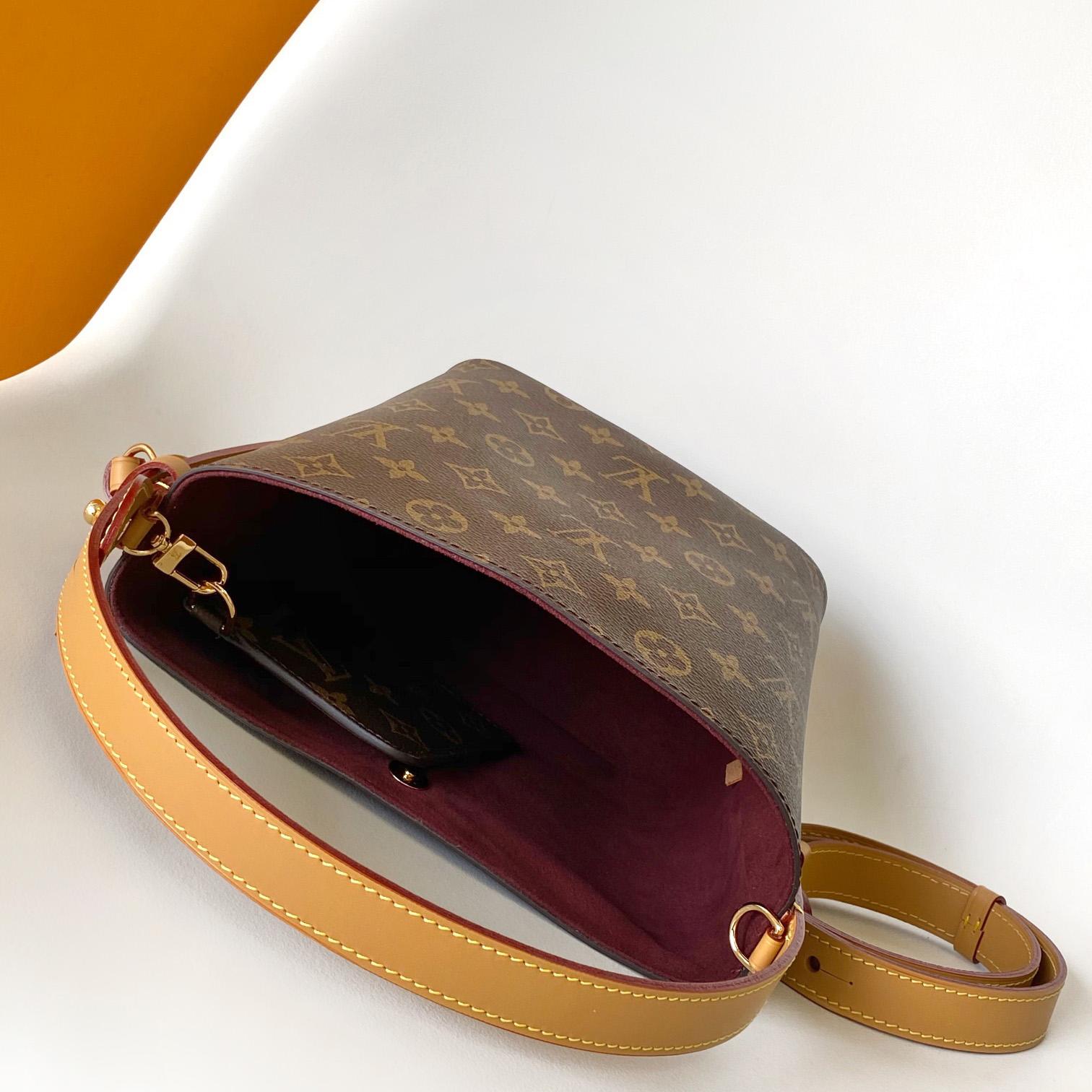 Louis Vuitton All In BB   M12925 - DesignerGu