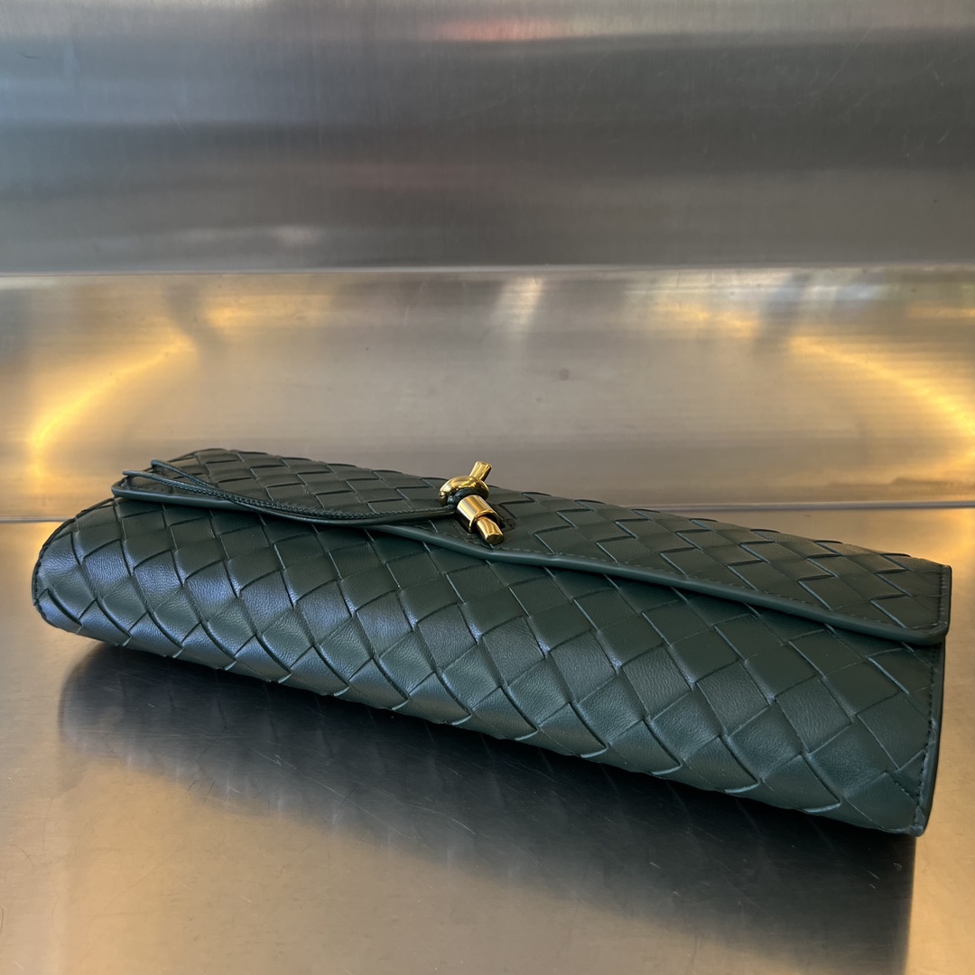 Bottega Veneta Andiamo Clutch 31*13*3cm - DesignerGu