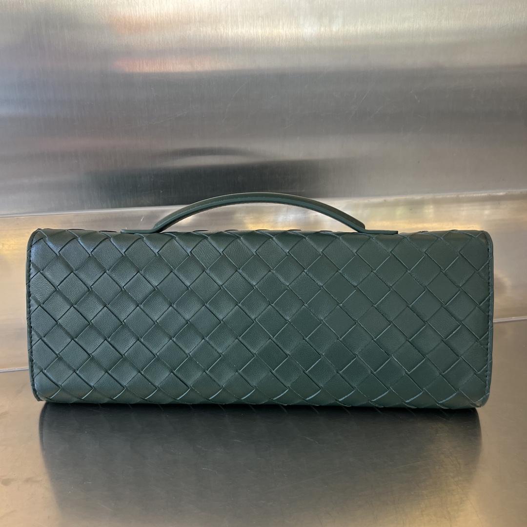 Bottega Veneta Andiamo Clutch 31*13*3cm - DesignerGu