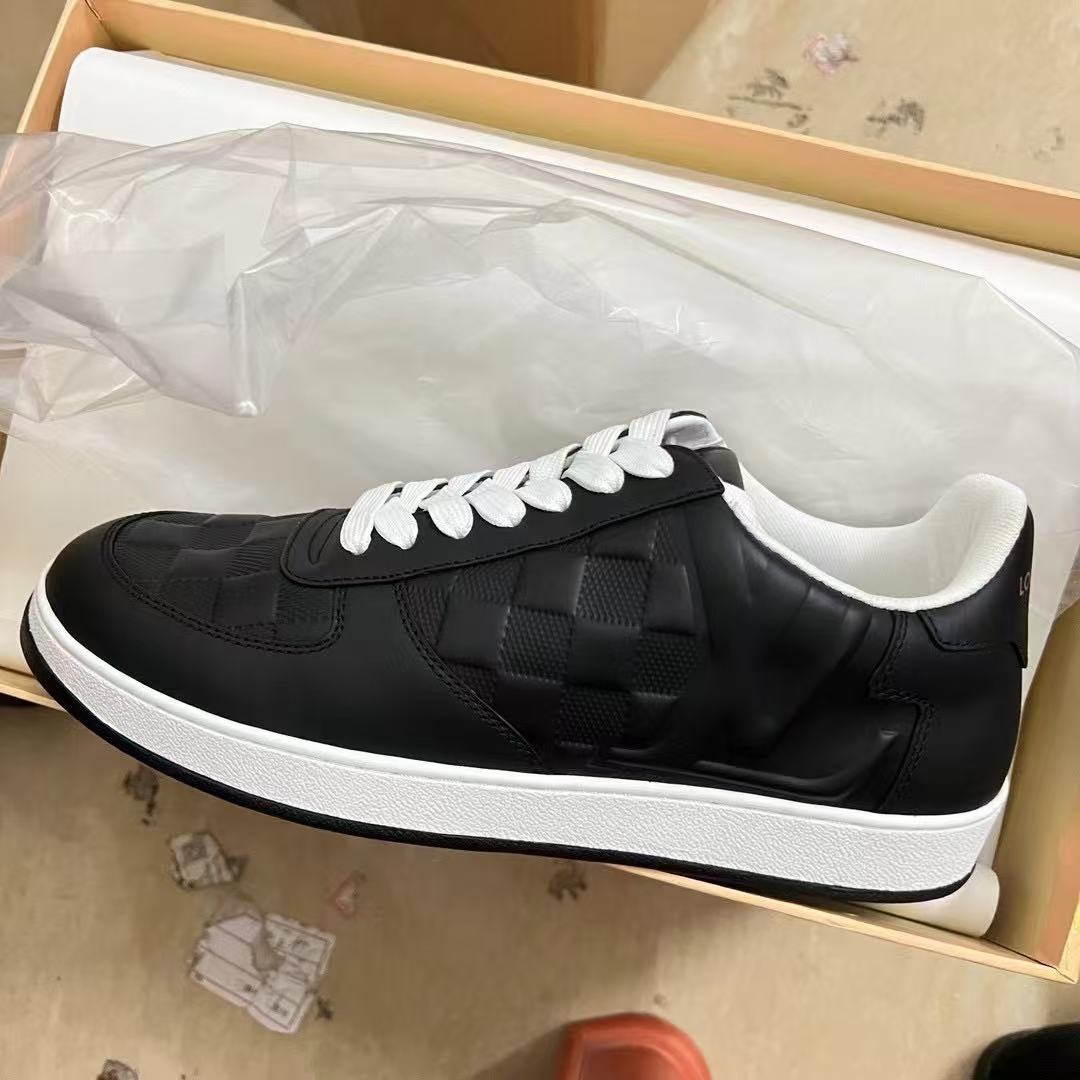 Louis Vuitton Rivoli Sneaker  1ACVIB - DesignerGu