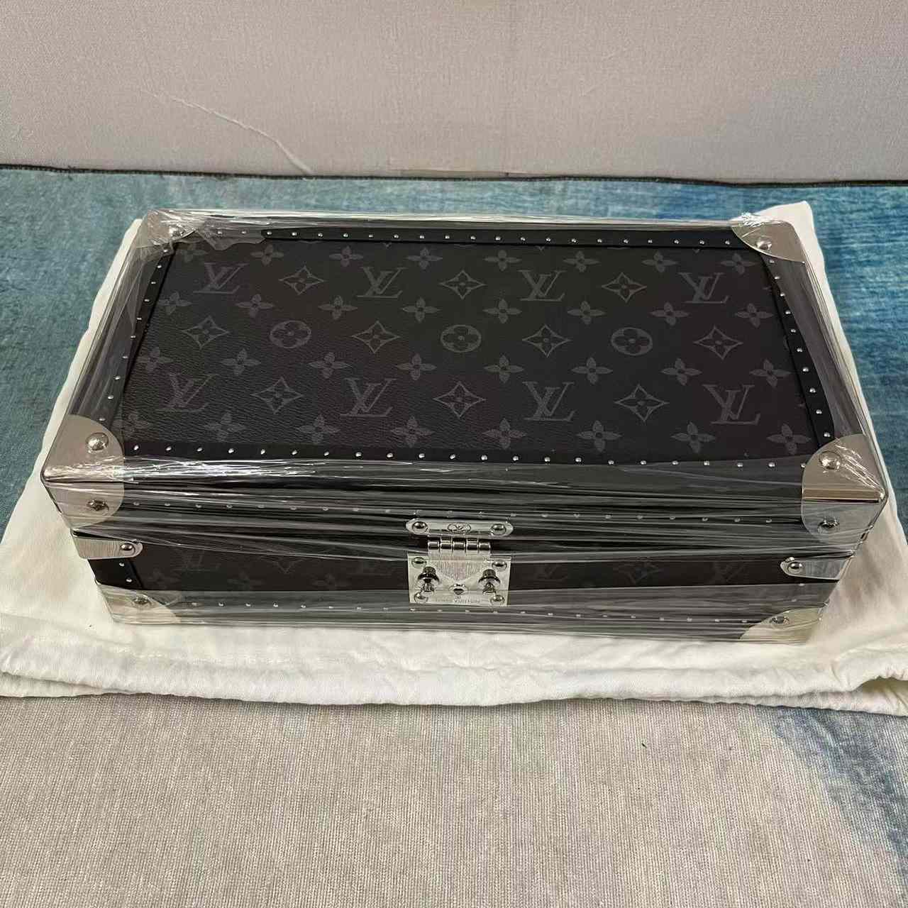 Louis Vuitton 8 Slot Watch Case     34-18-11cm - DesignerGu