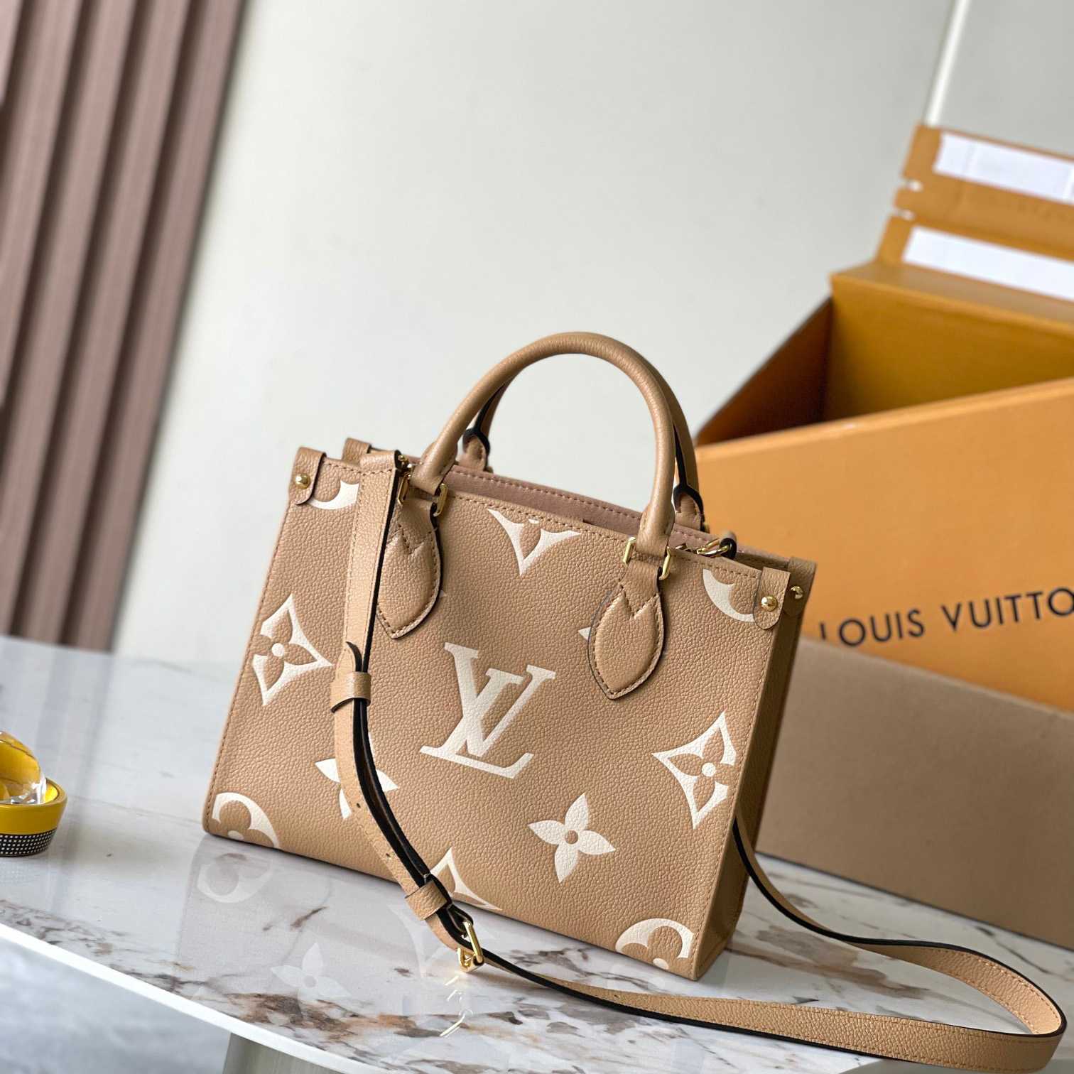 Louis Vuitton OnTheGo PM  M12513 - DesignerGu