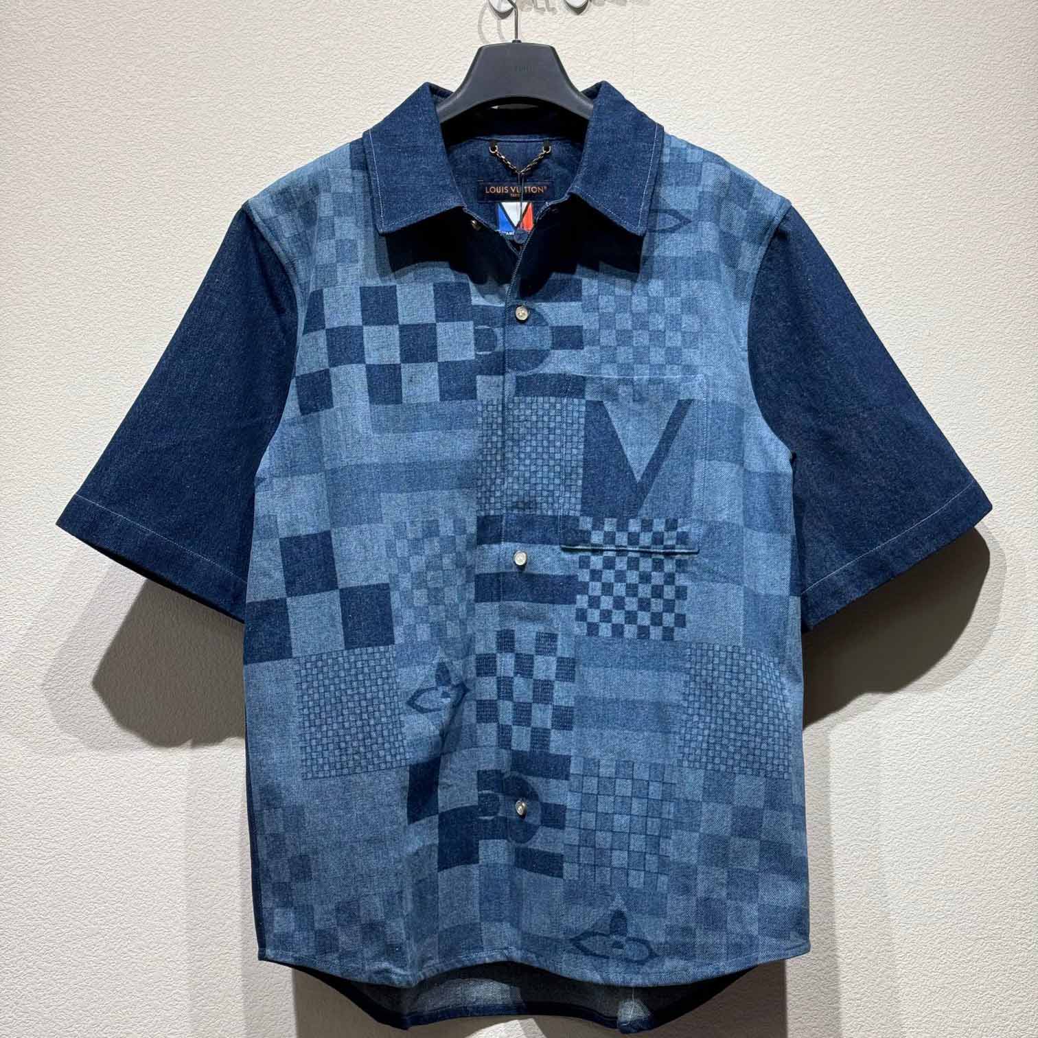 Louis Vuitton Printed Short-Sleeved Denim Shirt   1AFVQL - DesignerGu