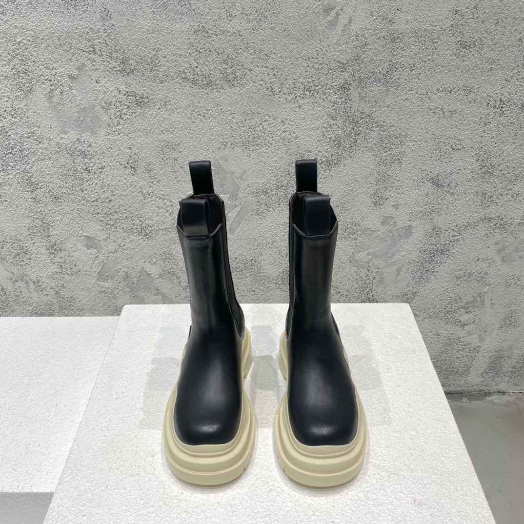 Bottega Veneta Tire Chelsea Boot - DesignerGu