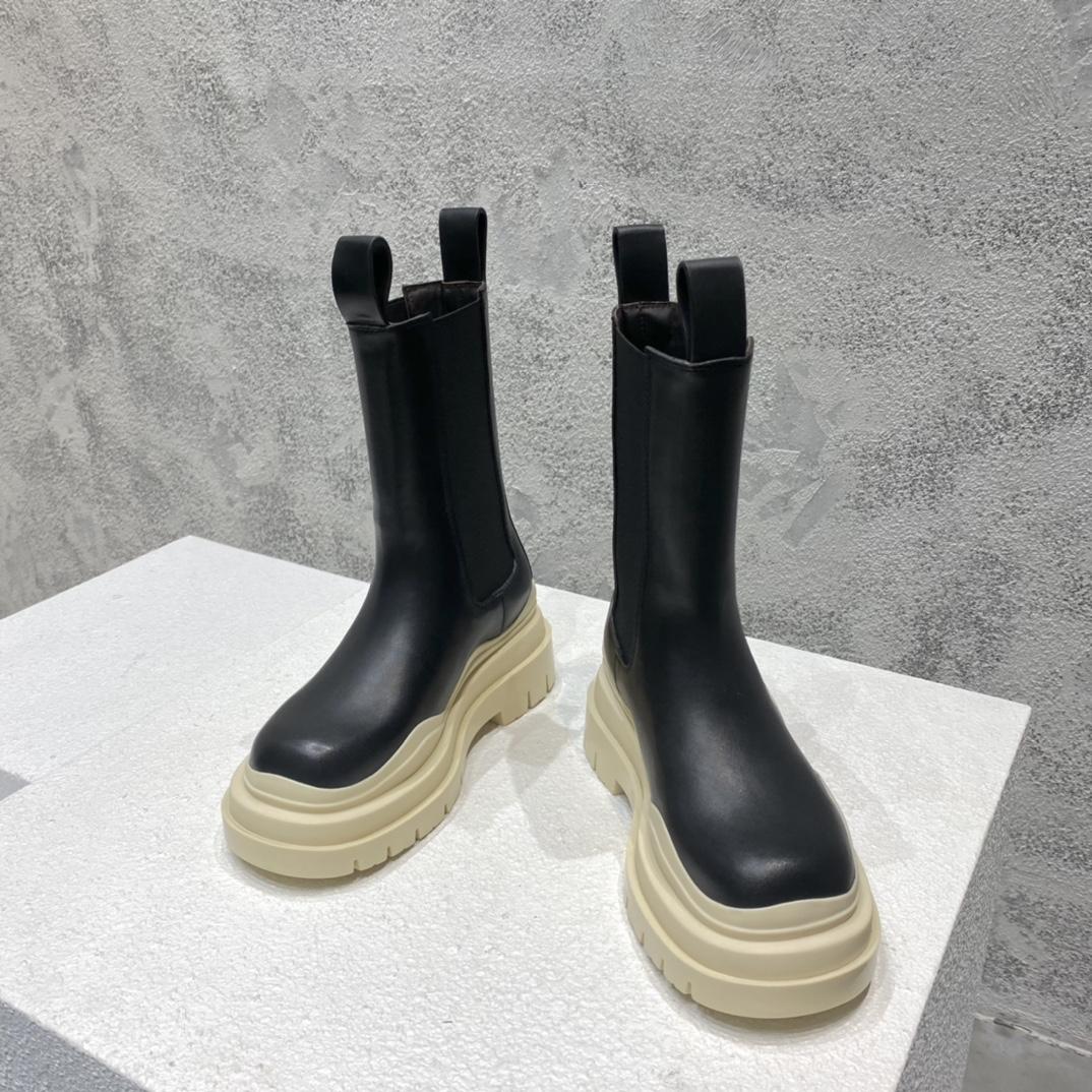 Bottega Veneta Tire Chelsea Boot - DesignerGu