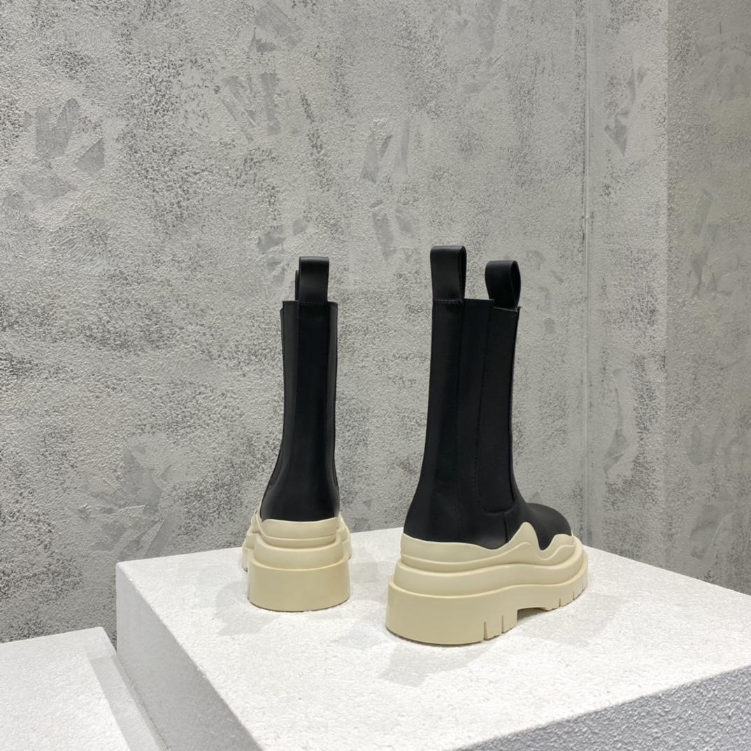 Bottega Veneta Tire Chelsea Boot - DesignerGu