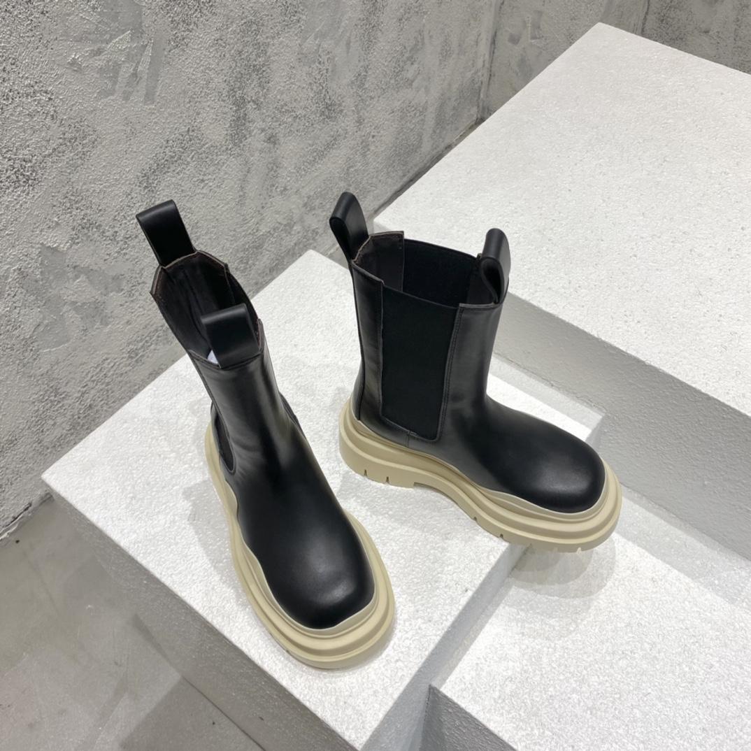 Bottega Veneta Tire Chelsea Boot - DesignerGu