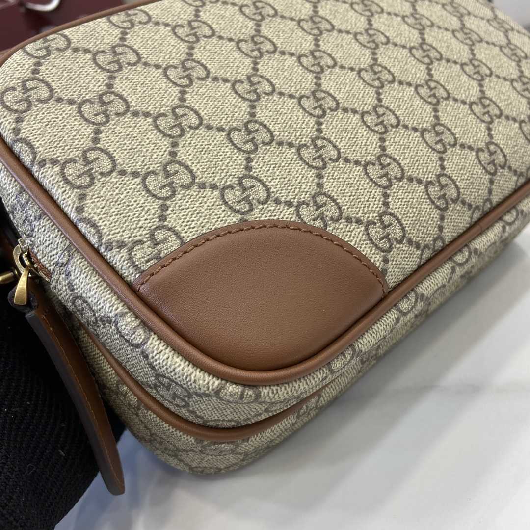 Gucci GG Emblem Medium Crossbody Bag - DesignerGu