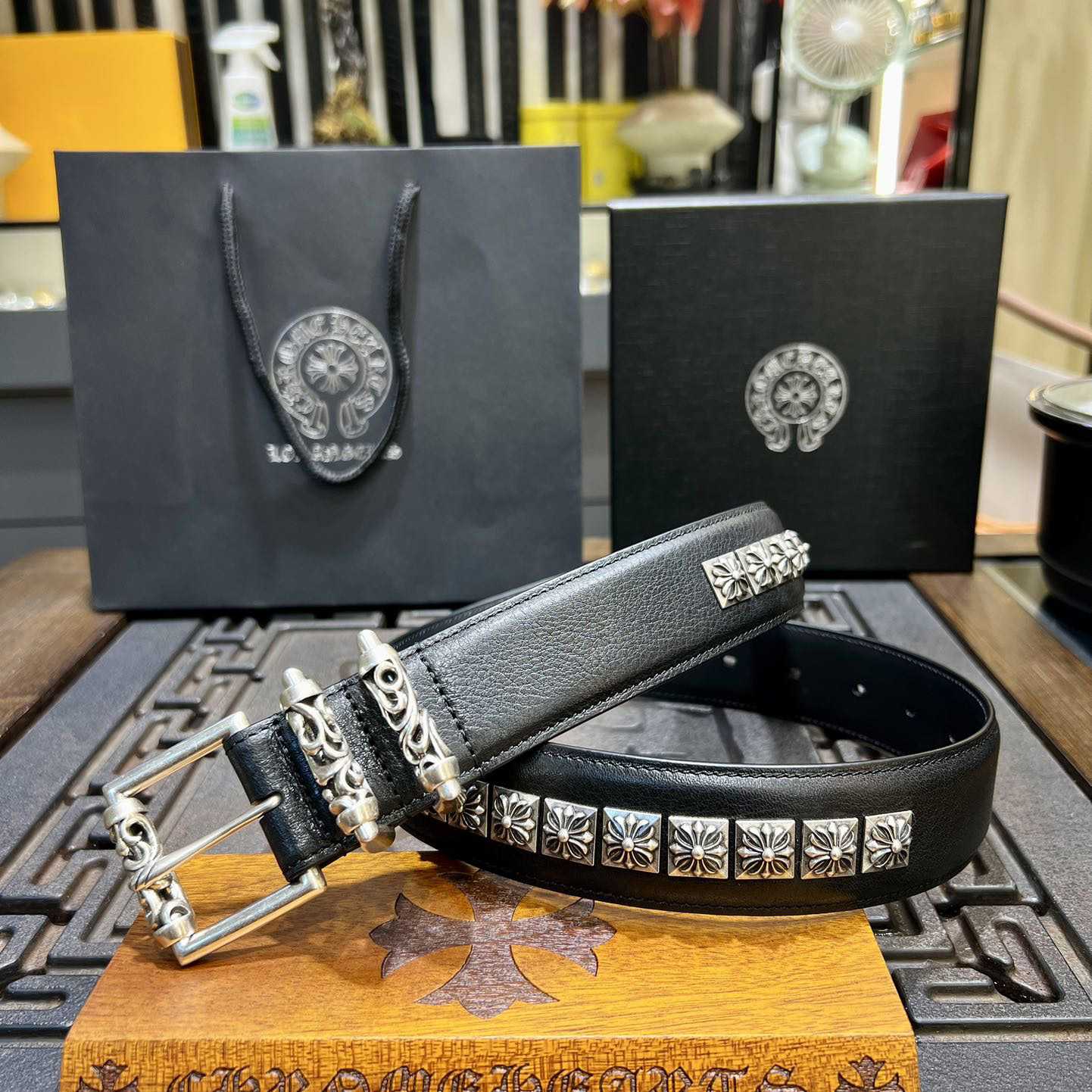 Chrome Hearts Retro Punk Rock Genuine Leather Belt   38MM - DesignerGu