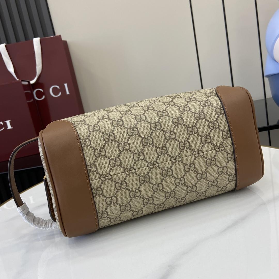 Gucci GG Emblem Medium Toiletry Case - DesignerGu