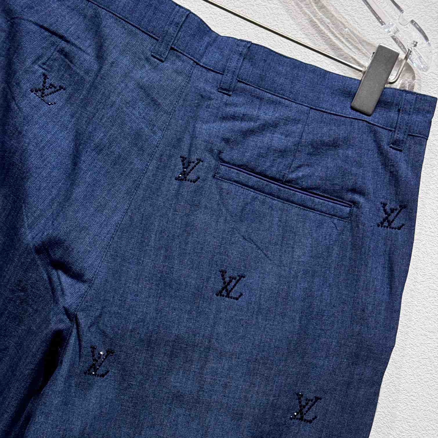 Louis Vuitton LV Blason Embellished Denim Pants  1AGIUN - DesignerGu