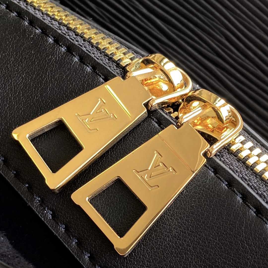 Louis Vuitton Varenne East West   M11791 - DesignerGu