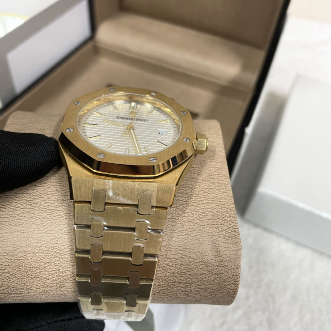 Audemars Piguet Men's Watch   41mm - DesignerGu