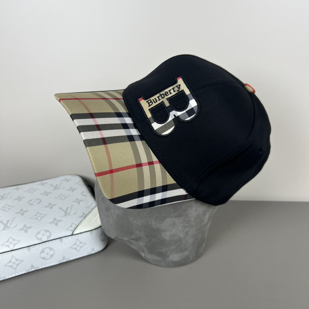 Burberry Baseball Cap - DesignerGu