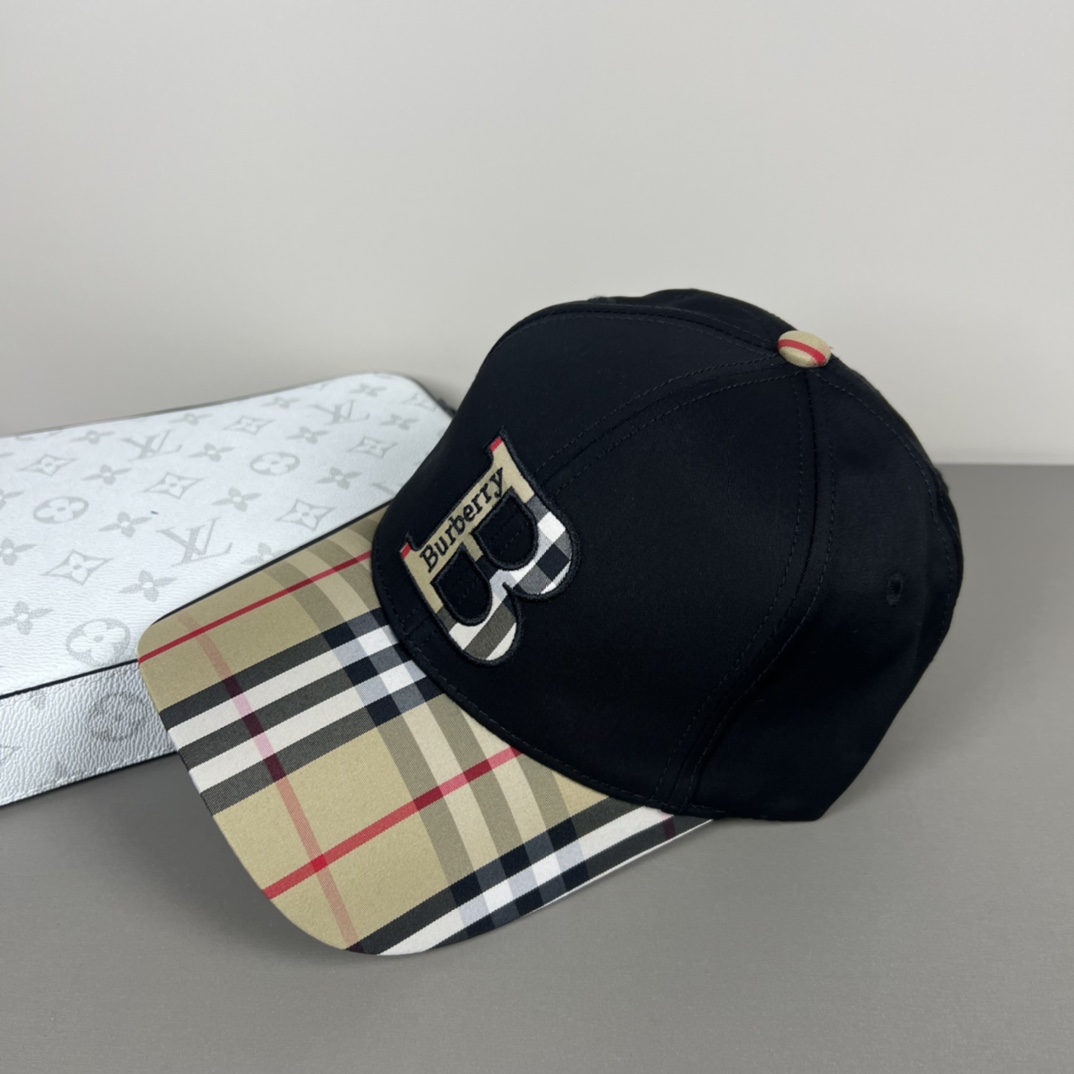 Burberry Baseball Cap - DesignerGu