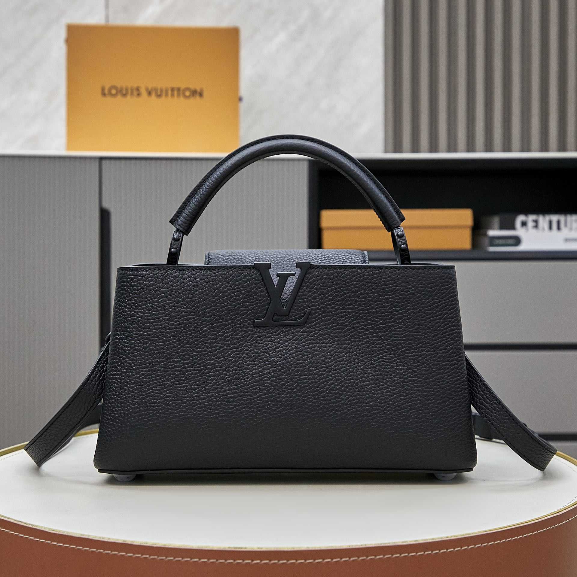 Louis Vuitton Capucines East-West MM  M23947 - DesignerGu