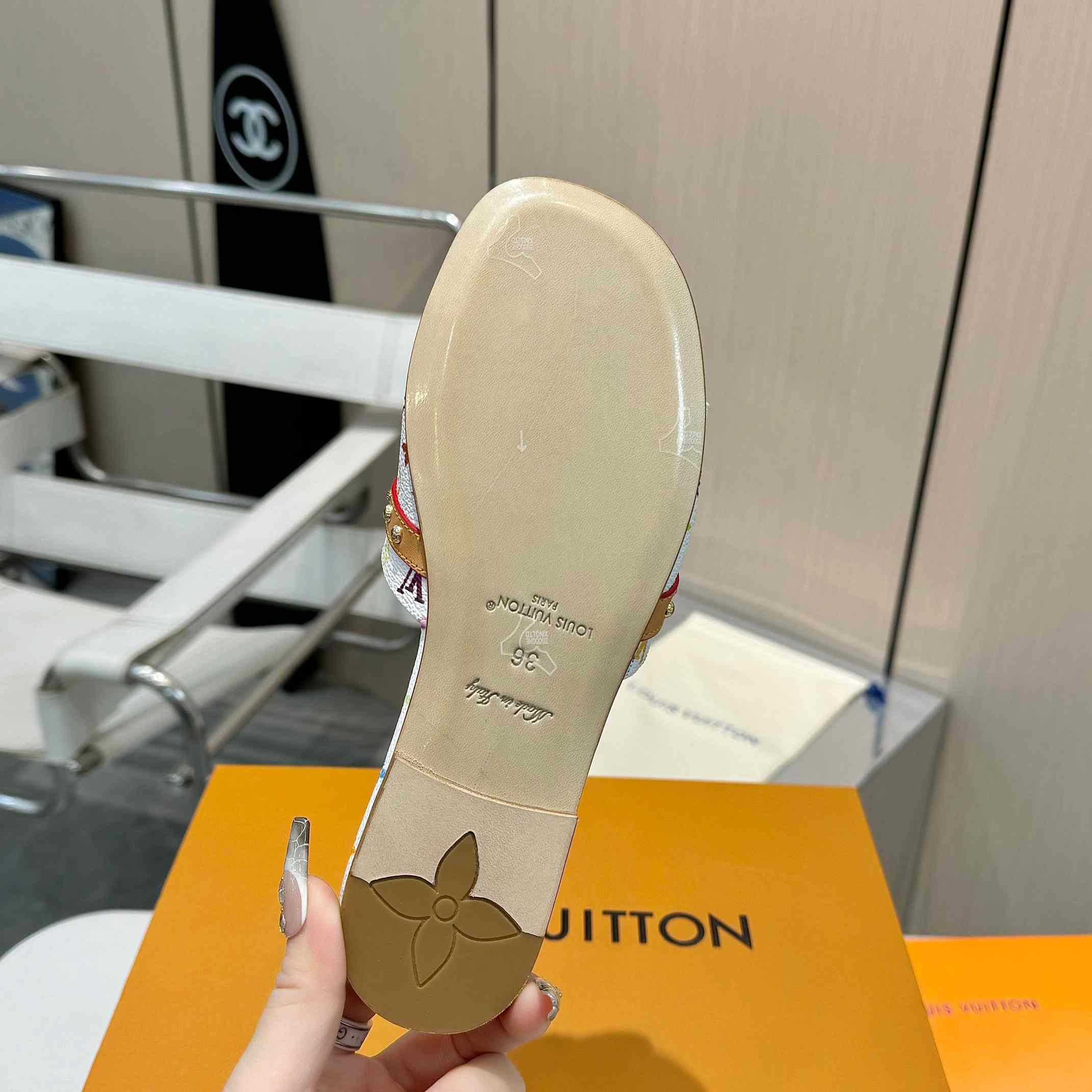 Louis Vuitton LV x TM 6AM Flat Mule   1AGZUV - DesignerGu