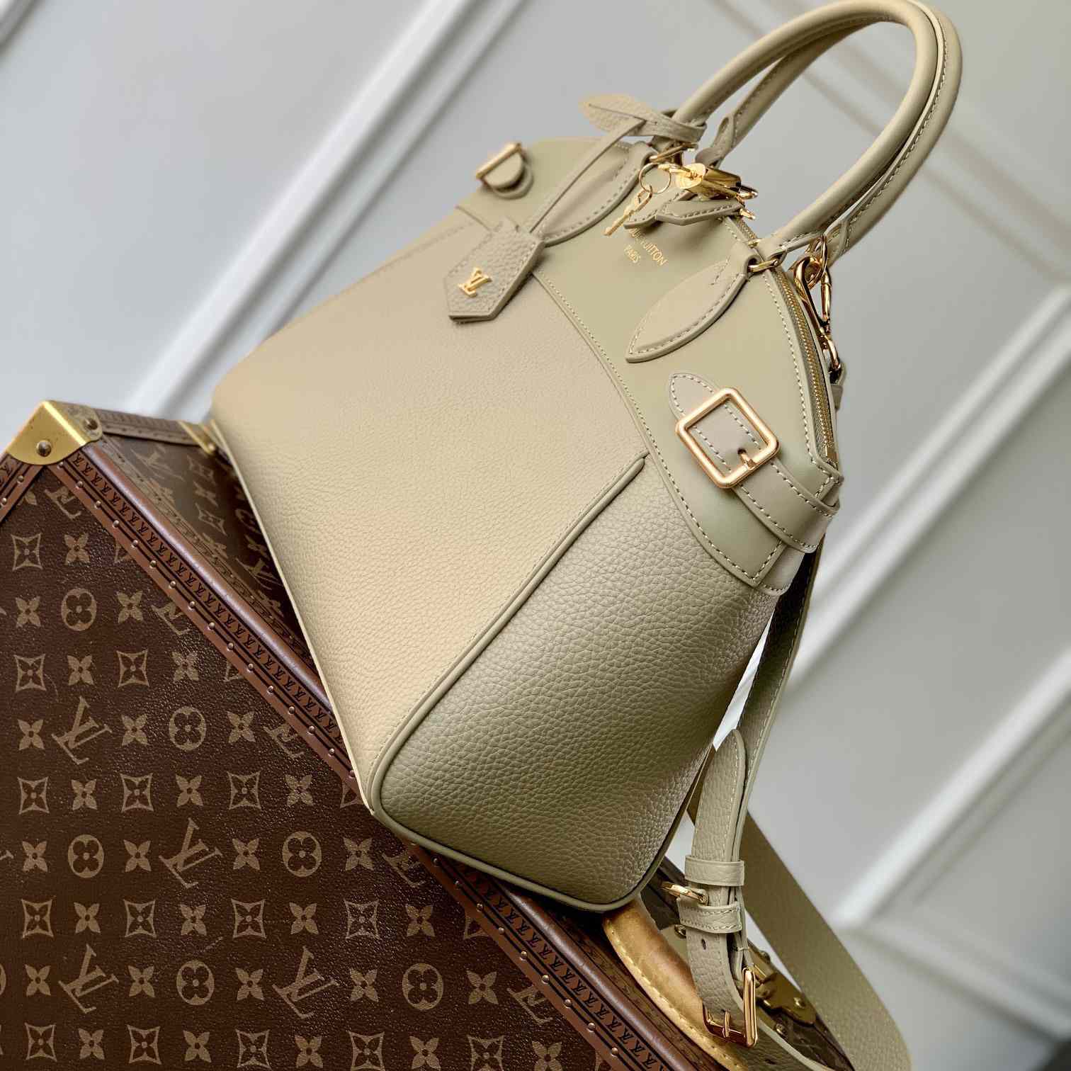 Louis Vuitton Vendôme MM  M11214 - DesignerGu