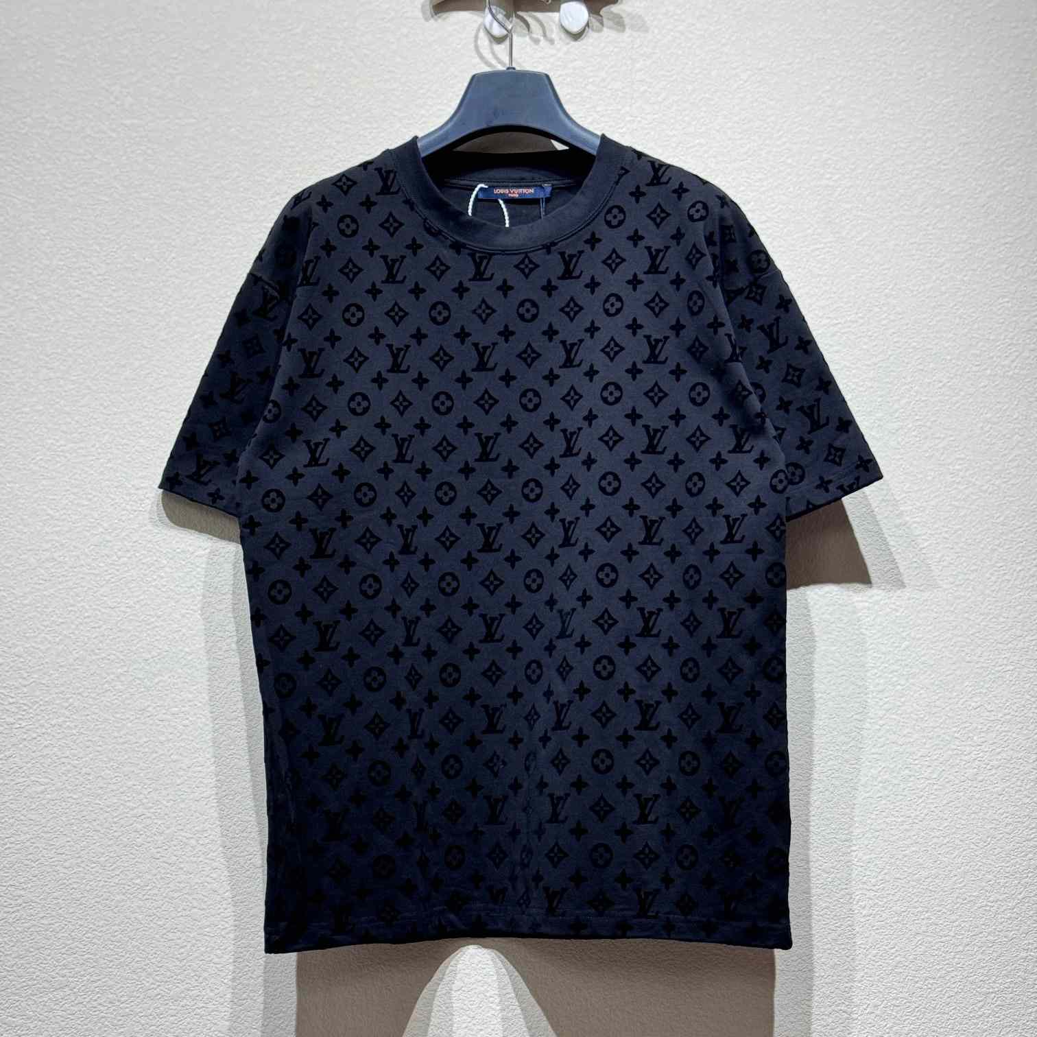 Louis Vuitton Monogram T-Shirt - DesignerGu