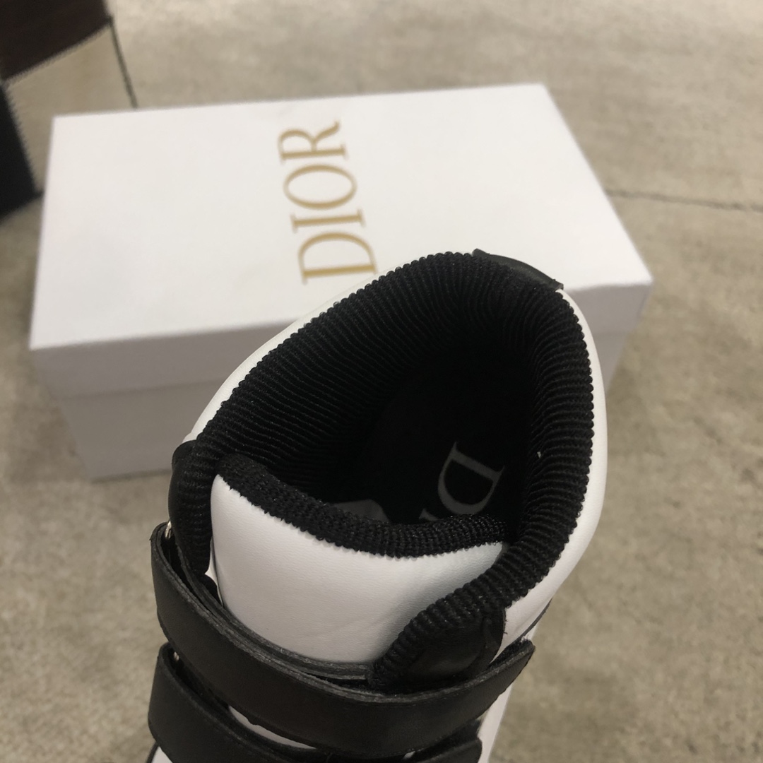 Dior Kids Sneakers - DesignerGu