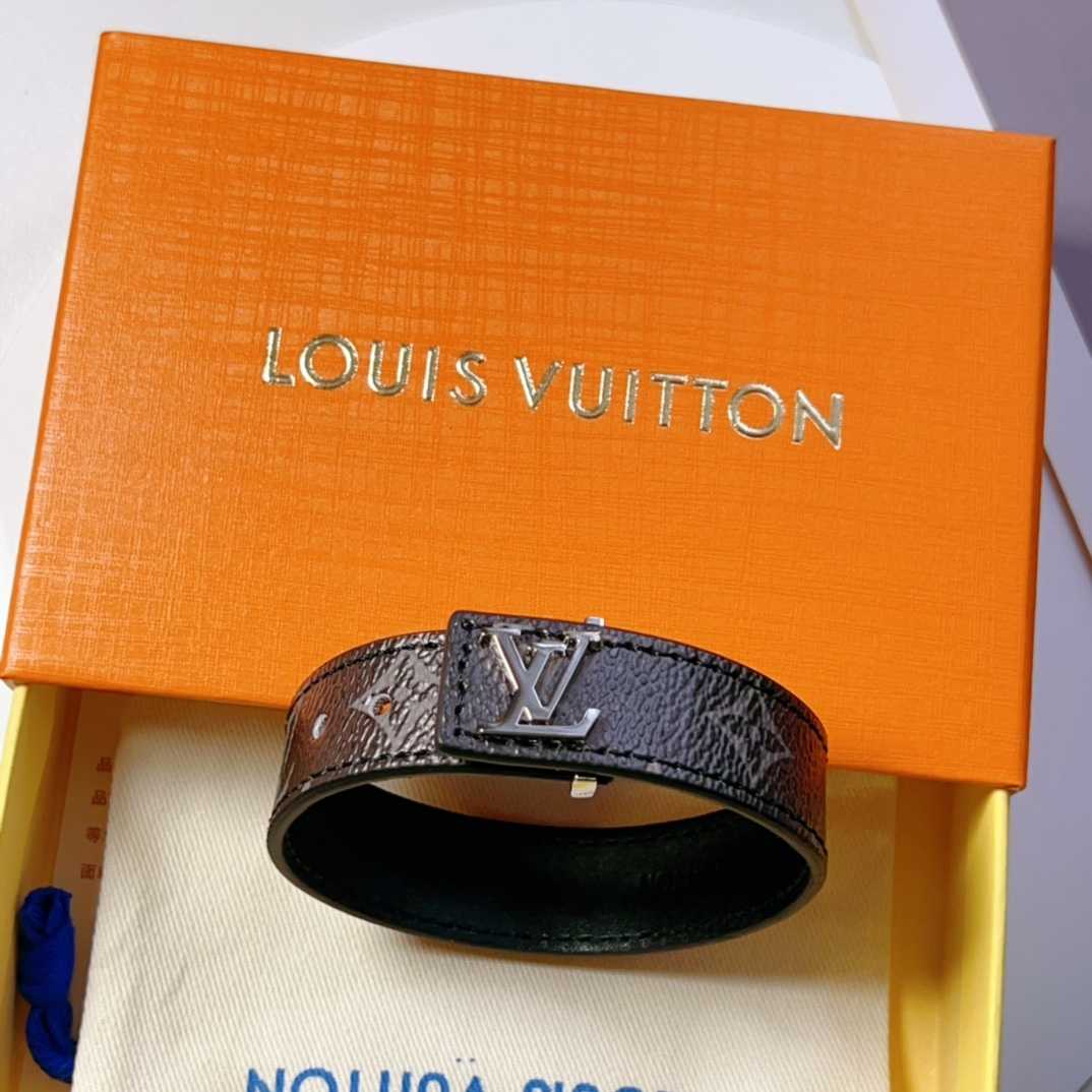 Louis Vuitton LV Slim Bracelet - DesignerGu