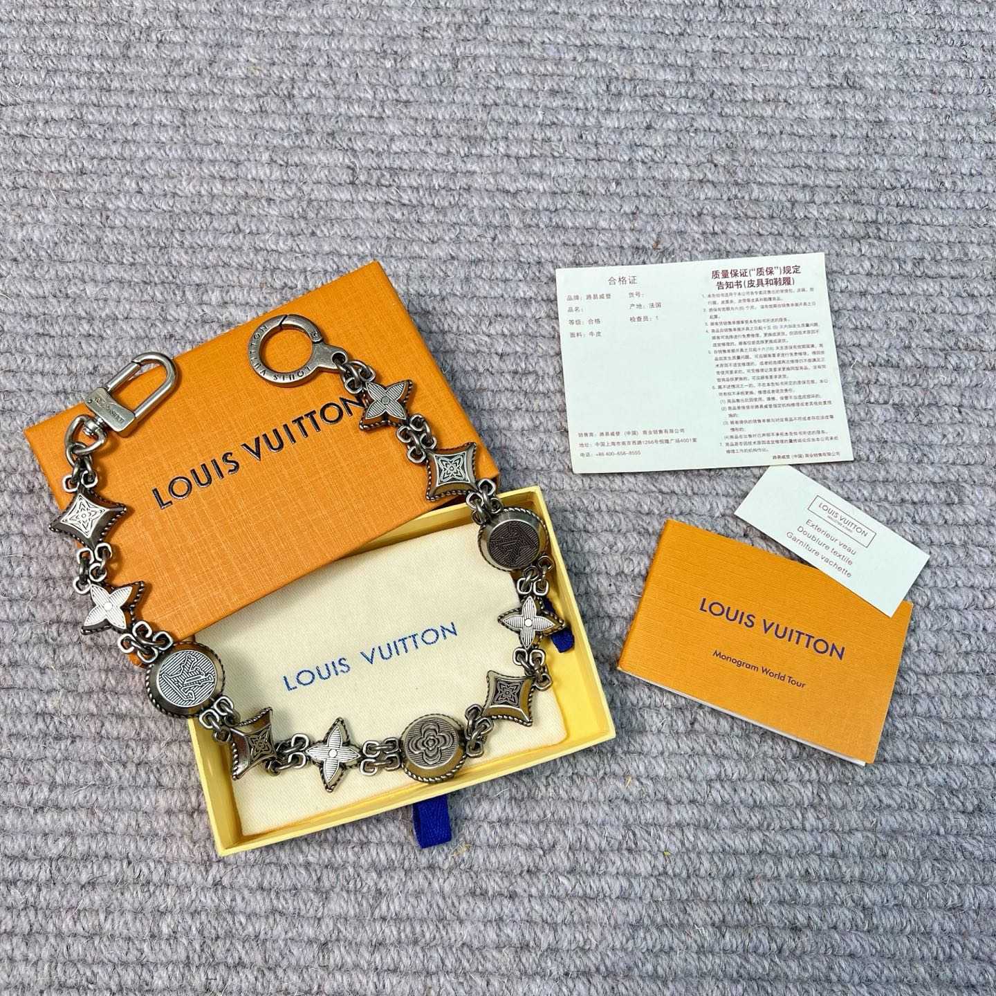 Louis Vuitton Western Chain Belt And Bag Charm   M02031 - DesignerGu