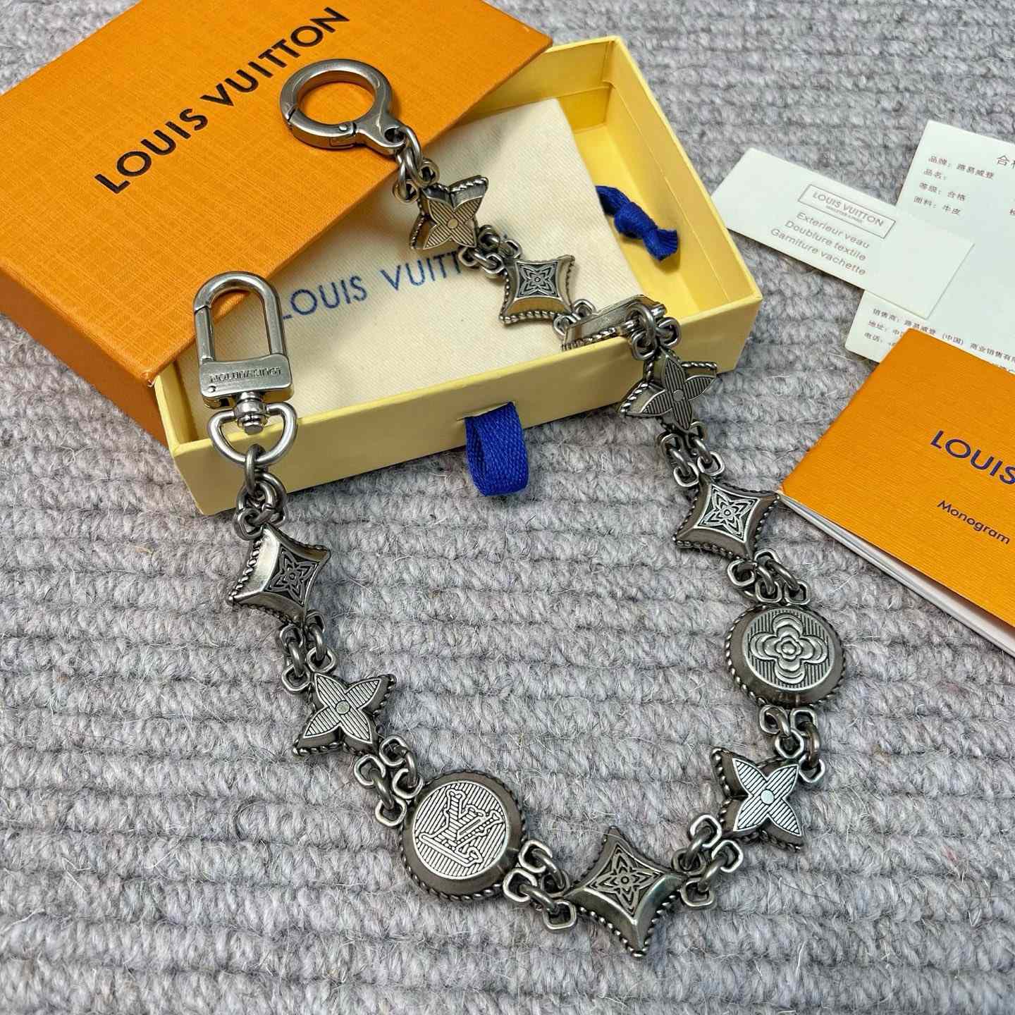 Louis Vuitton Western Chain Belt And Bag Charm   M02031 - DesignerGu